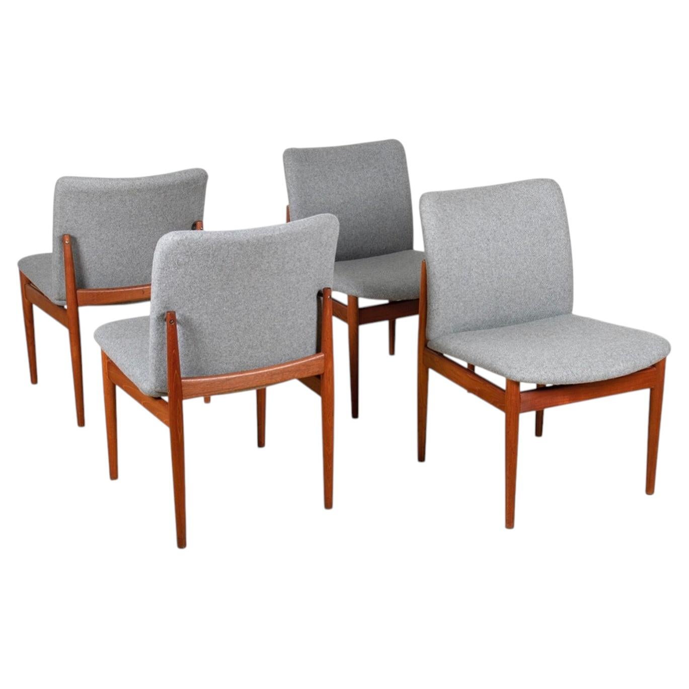 Finn Juhl Model No. 191 Chaises de salle à manger danoises en teck avec. Sièges rembourrés