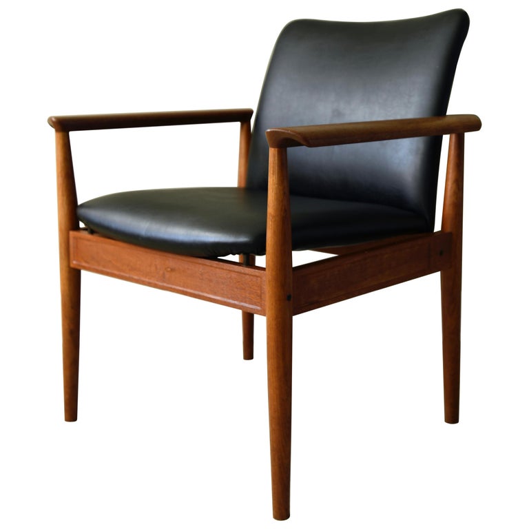 Finn Juhl Model 209 Diplomat Chair in Teak and Black Vinyl by France and Son