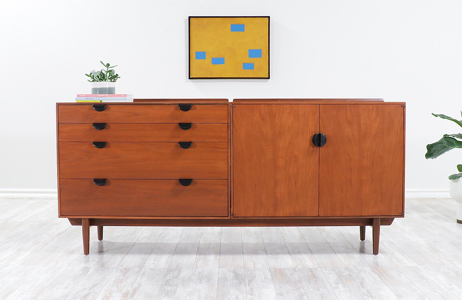 Spectacular model 23-22 credenza designed by distinguished Danish architect Finn Juhl in collaboration with the famous American manufacturing company, Baker Furniture during the 1950s. As part of their line called 