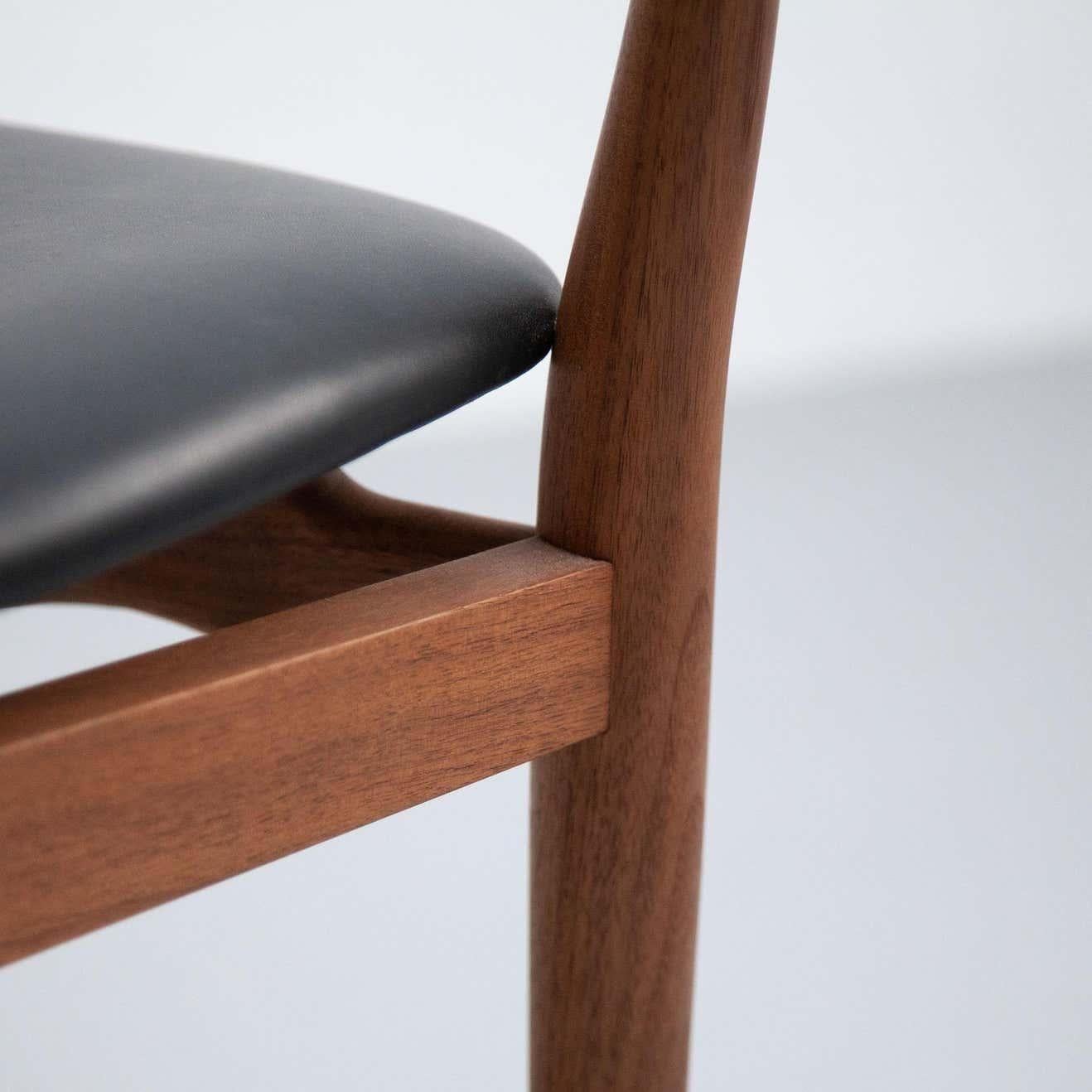 Wood Finn Juhl Model 46 Armchair in Walnut and Black Leather by House of Finn Juhl For Sale
