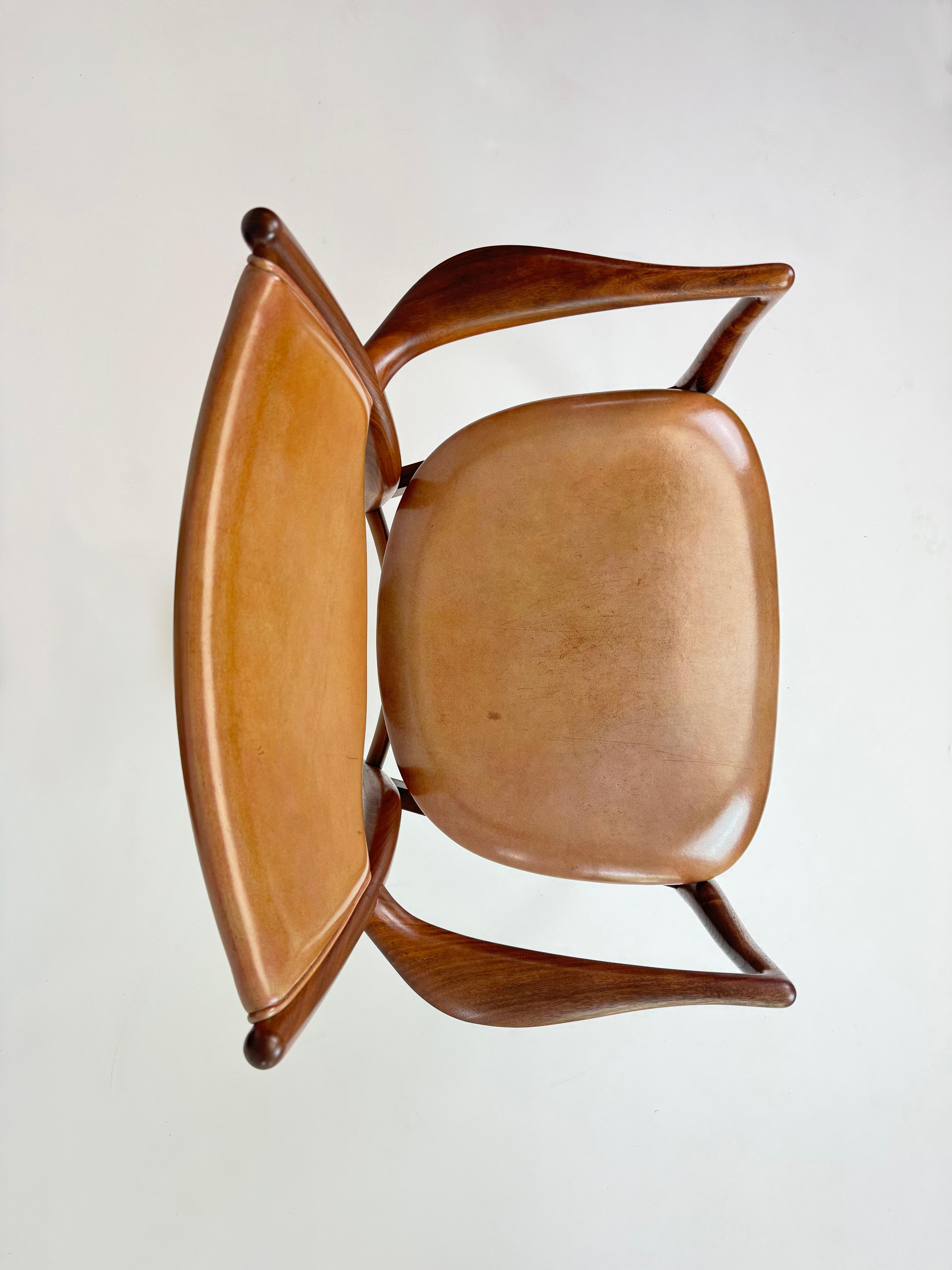 Poltrona Finn Juhls modello 46 in noce e seduta in pelle caramellata, Danimarca, C.C. 1955 in vendita 7