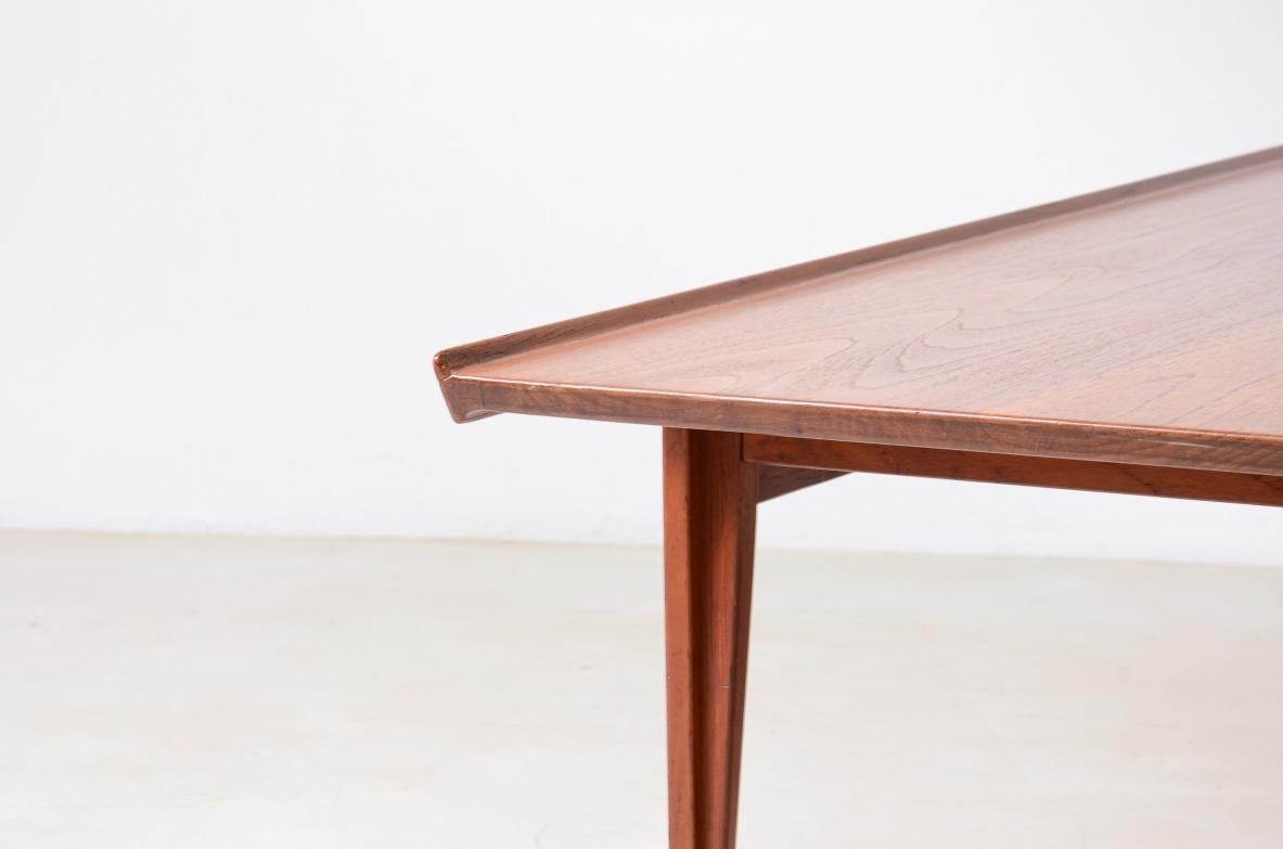 Finn Juhl, model 531/45 coffee table in solid teak. Excellent état - En vente à Milano, IT