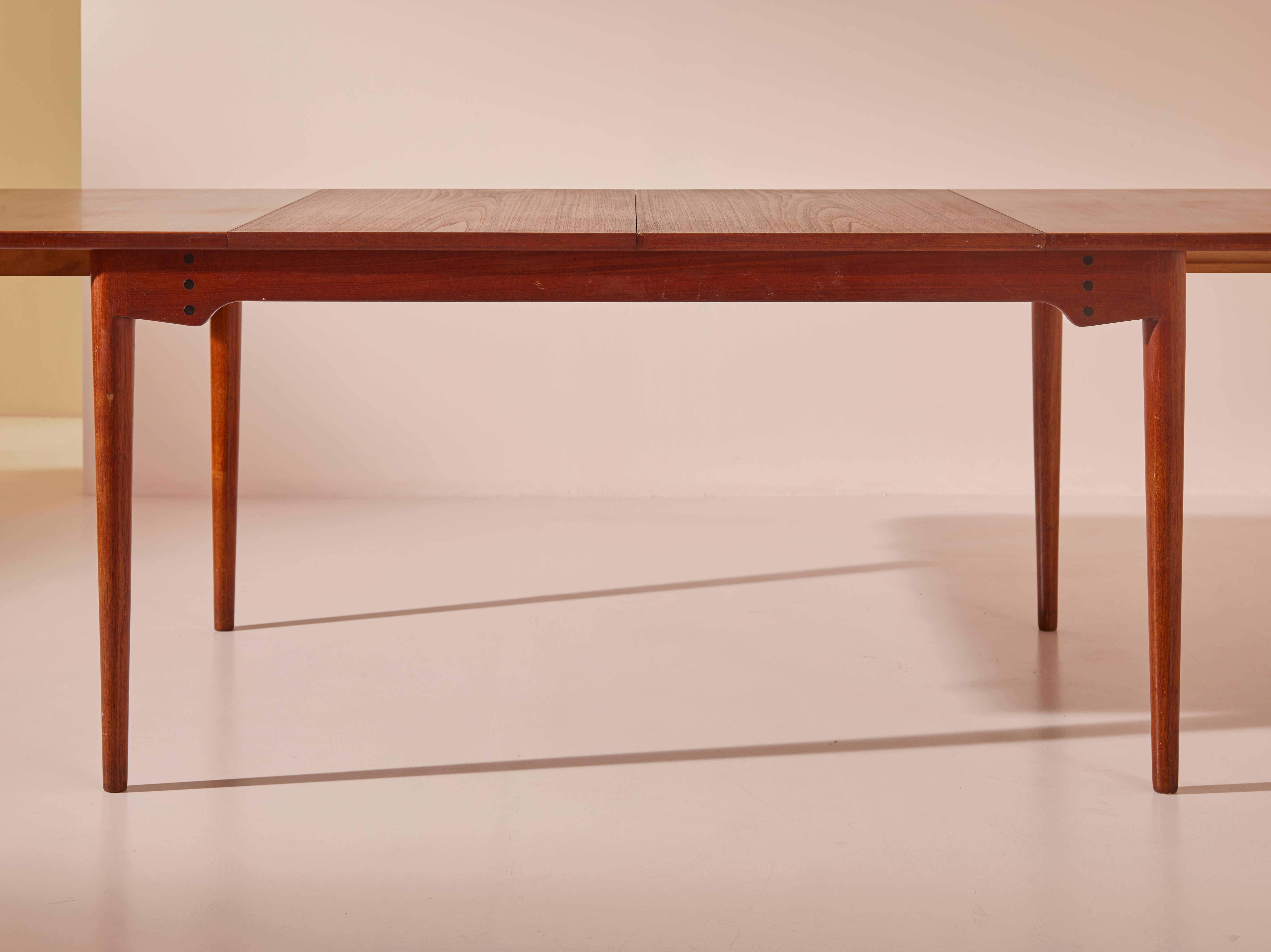 Mid-20th Century Finn Juhl Model B065 teak extendable dining table for Bovirke, Denmark, 1950s For Sale