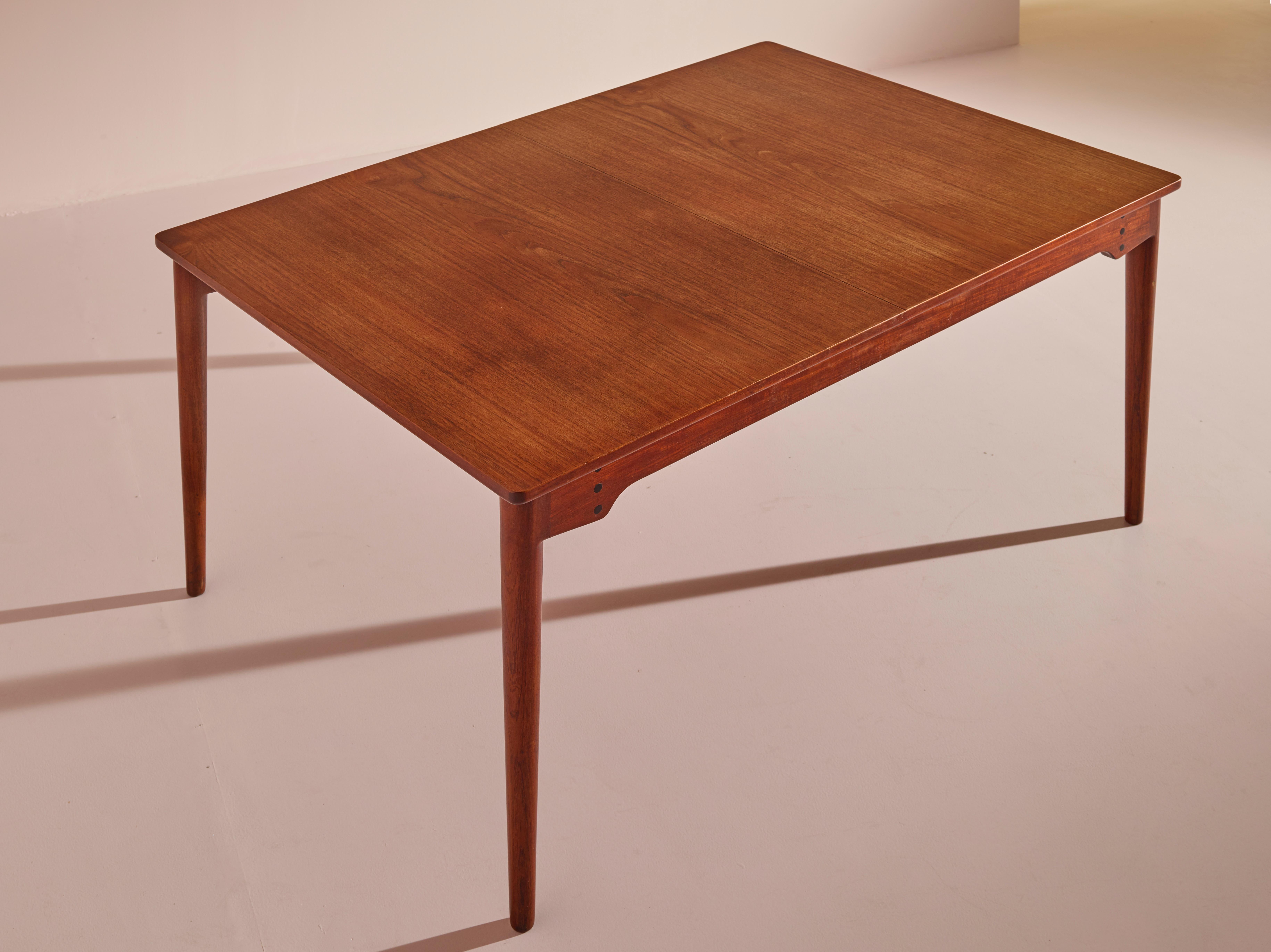 Finn Juhl Model B065 teak extendable dining table for Bovirke, Denmark, 1950s 1