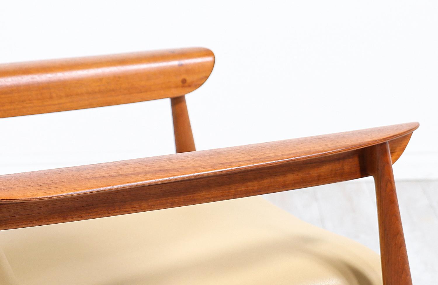Mid-20th Century Expertly Restored - Finn Juhl Model BO-118 Teak Lounge Chair for Bovirke For Sale