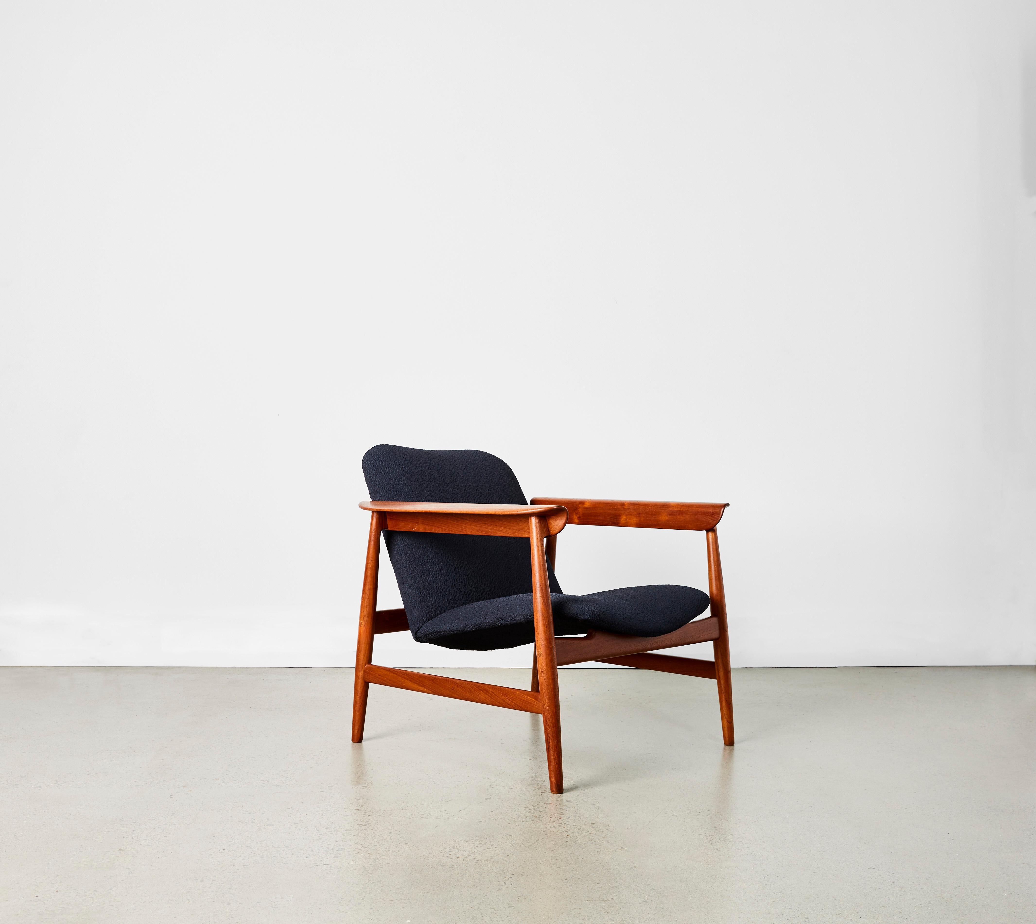 Finn Juhl Model BO-118 Teak Lounge Chair for Bovirke For Sale 1