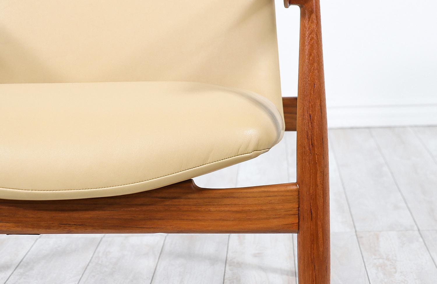 Leather Expertly Restored - Finn Juhl Model BO-118 Teak Lounge Chair for Bovirke For Sale