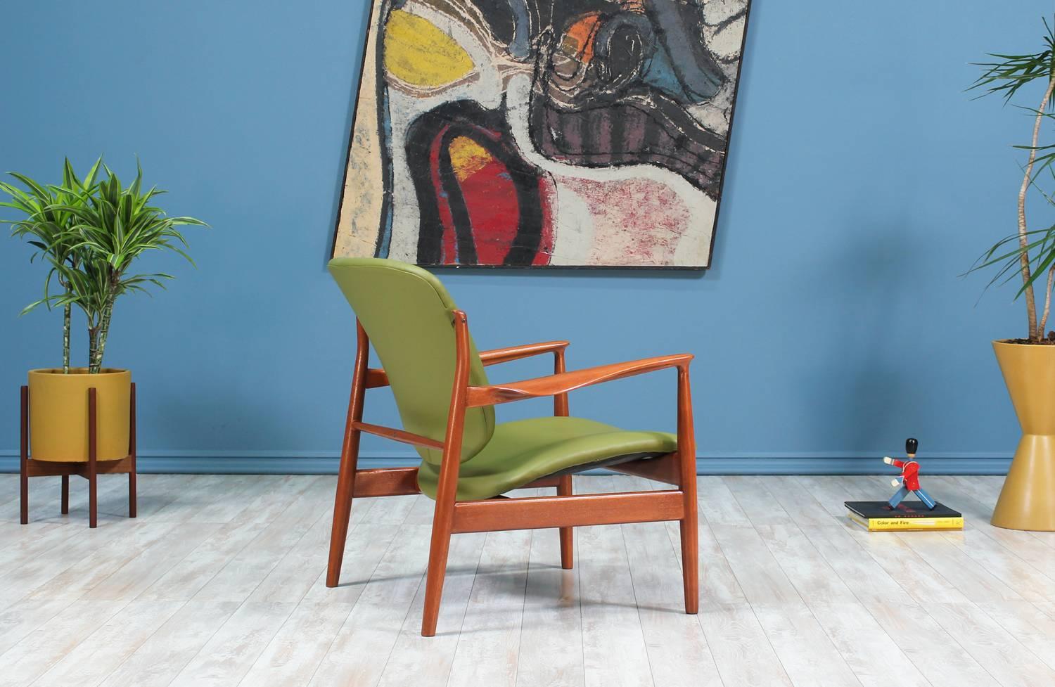 Mid-Century Modern Finn Juhl Model FD-136 Lounge Chairs for France & Daverkosen