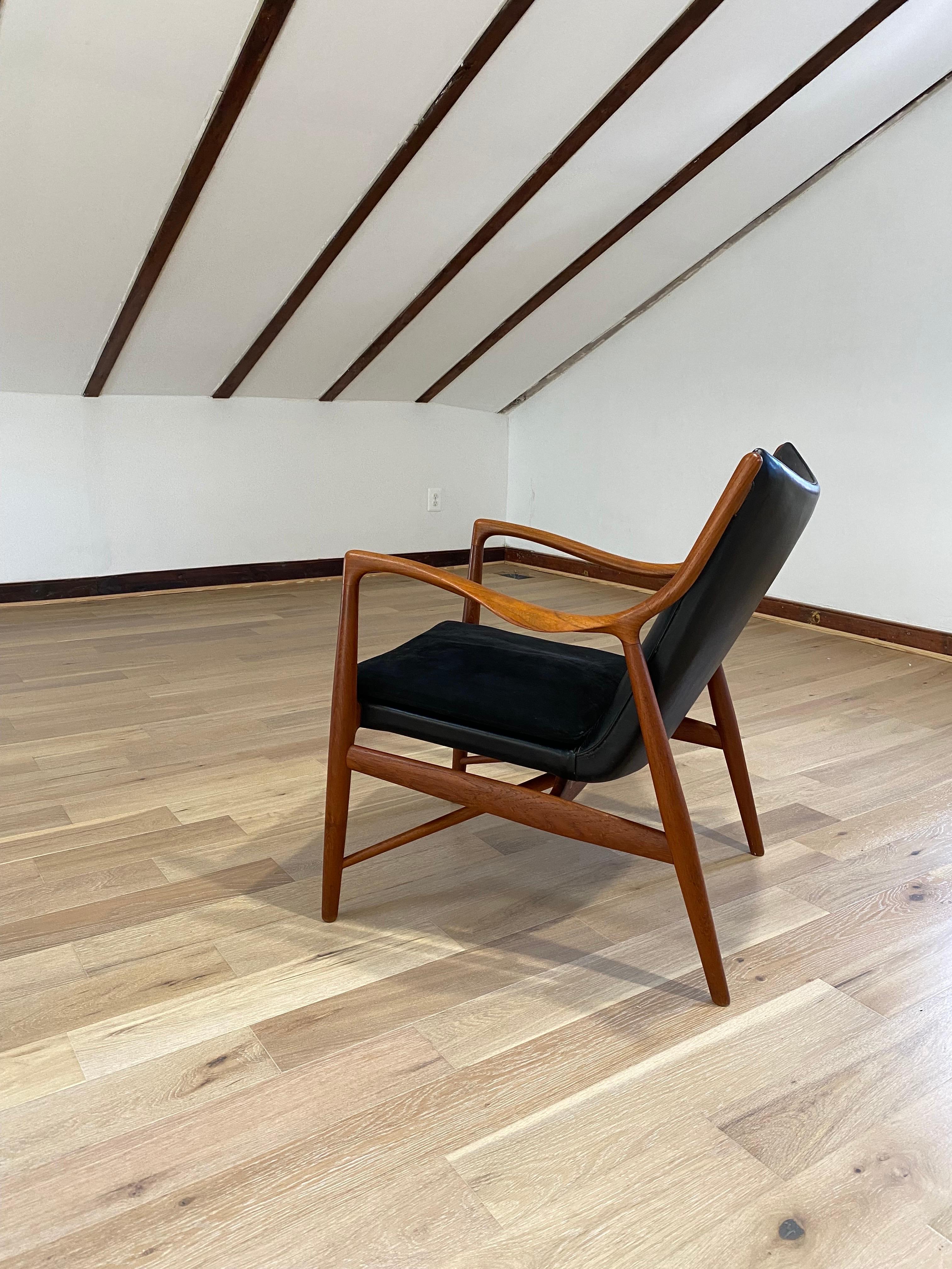 Finn Juhl NV-45 Teak Armchair for Niels Vodder For Sale 11