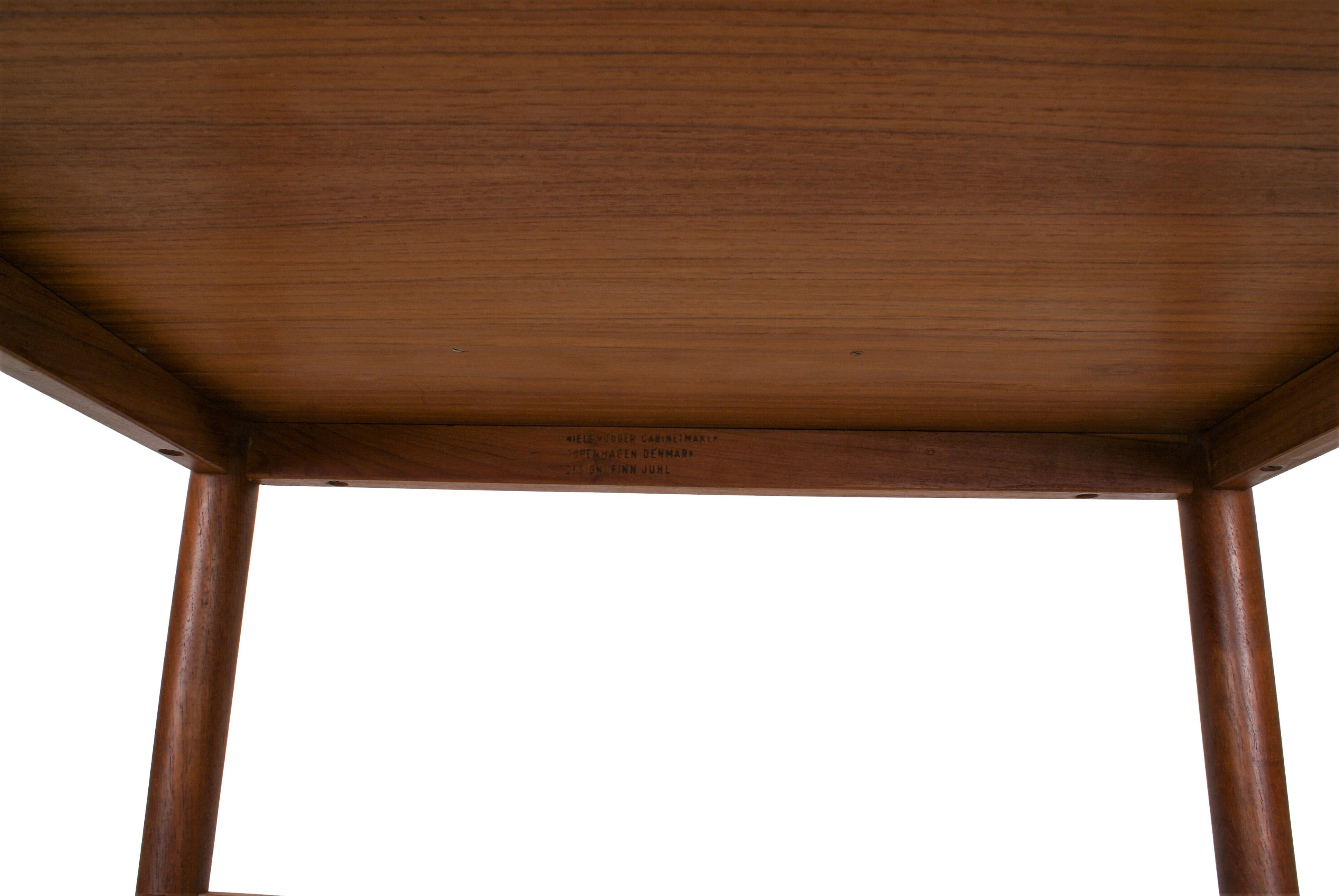 Finn Juhl NV-40 Desk for Niels Vodder in Teak, 1940 For Sale 5