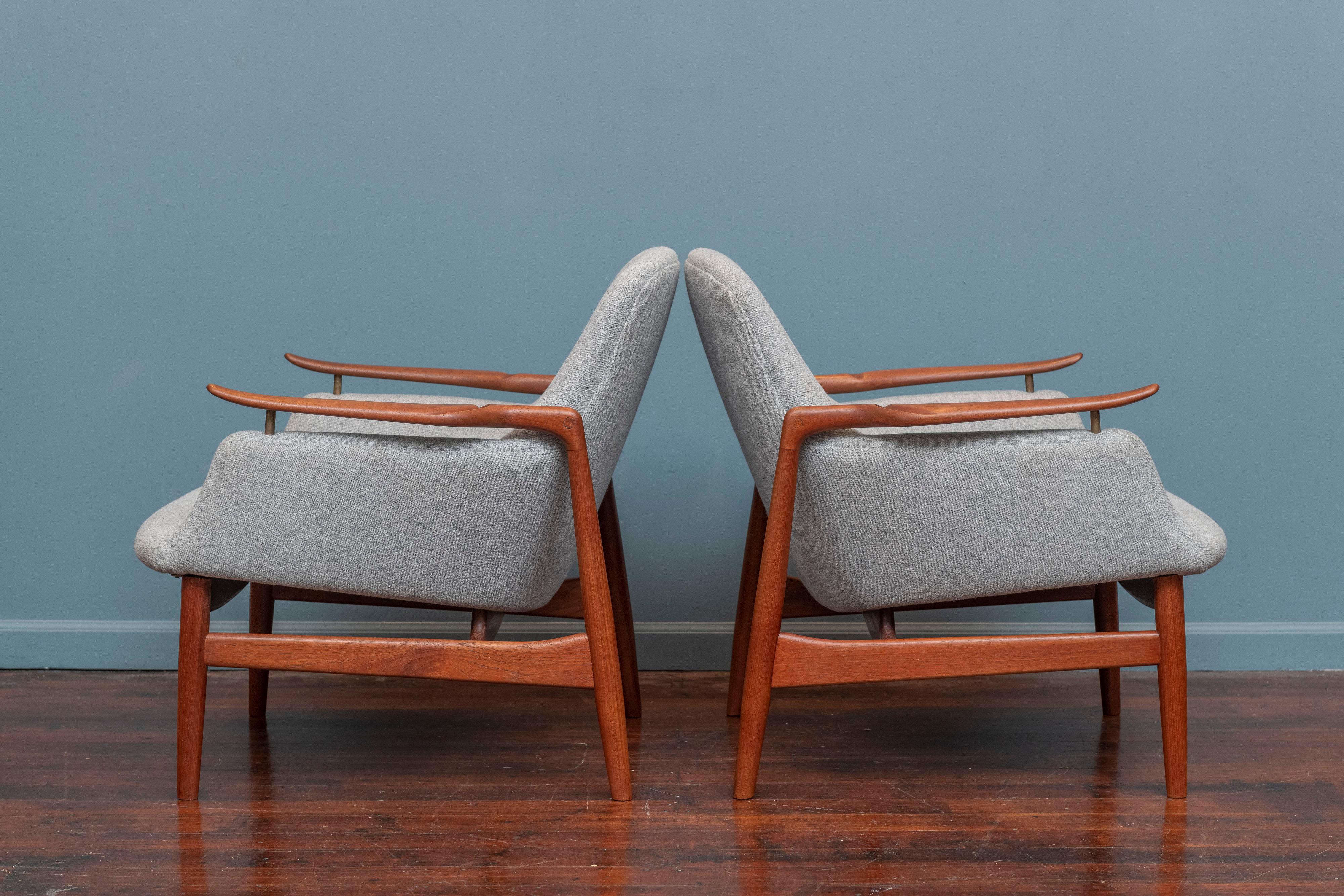 Finn Juhl NV-53 Lounge Chairs for Niels Vodder In Good Condition In San Francisco, CA