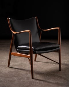 Finn Juhl NV-45 Scandinavian Lounge Chairs in Walnut and Black Leather 1950s