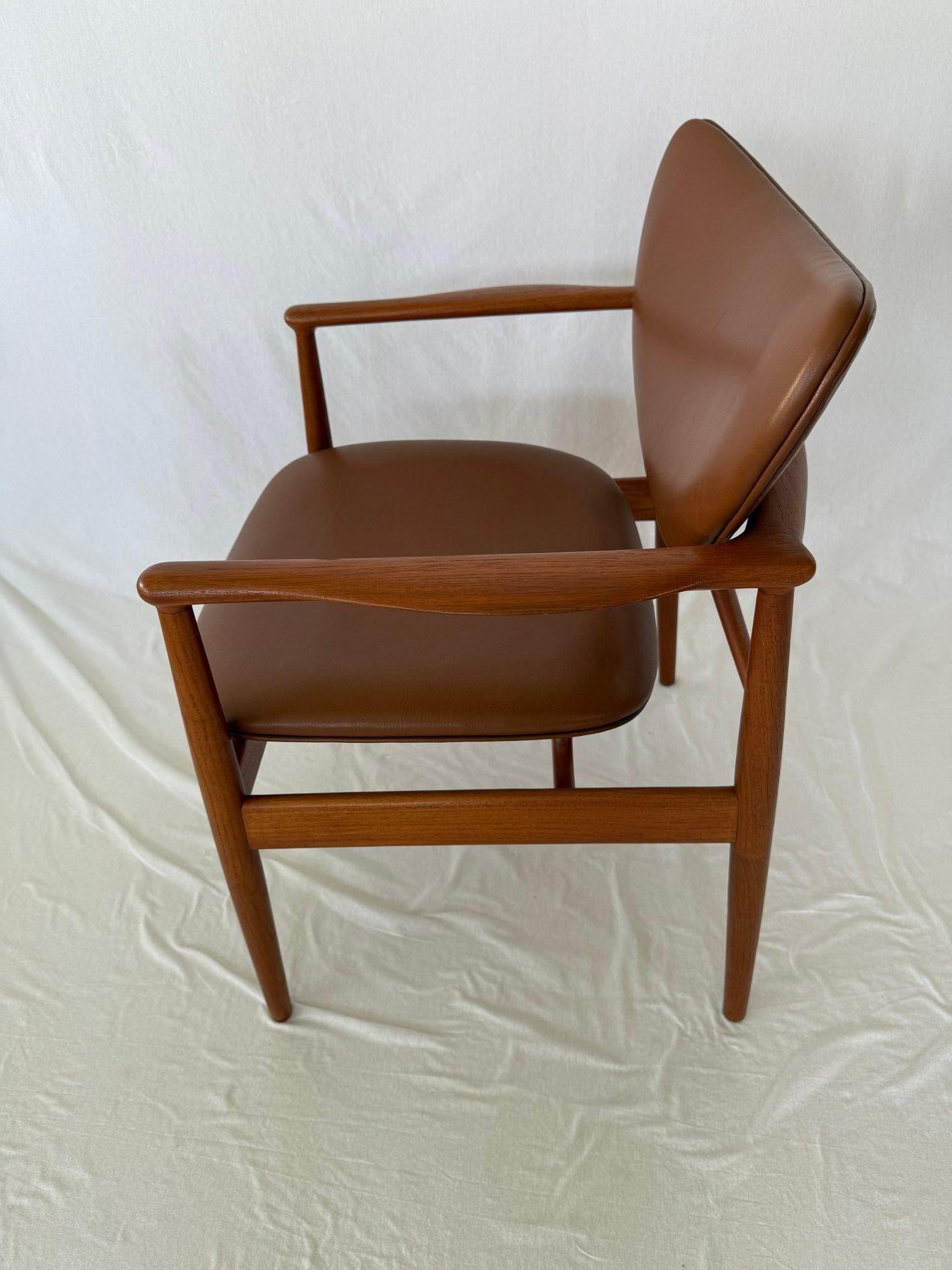 Sillón Finn Juhl NV-48 Escandinavo moderno en venta