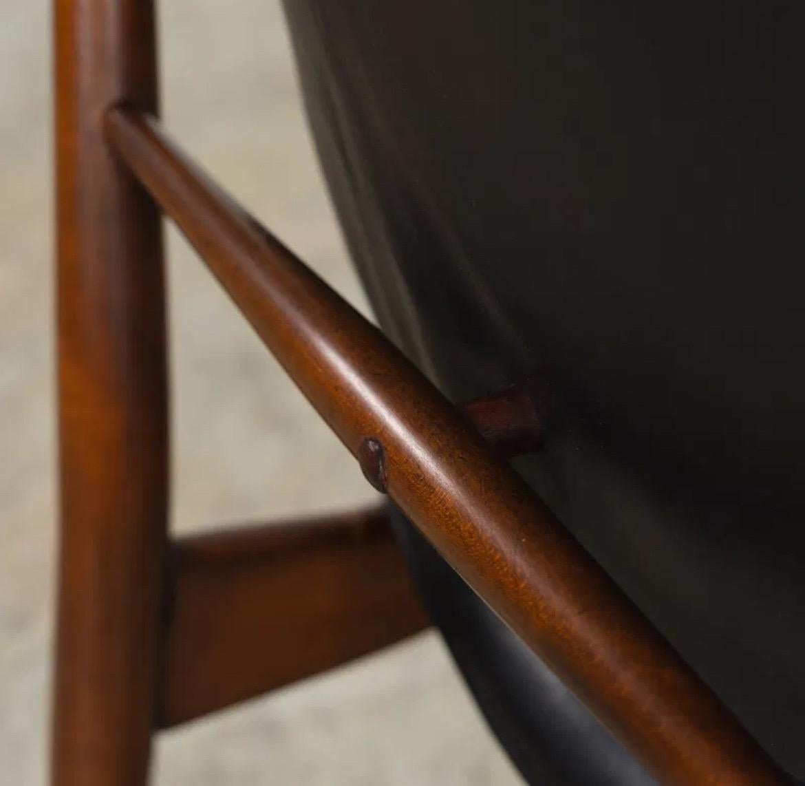 Danish Finn Juhl - NV-51 Chair For Sale