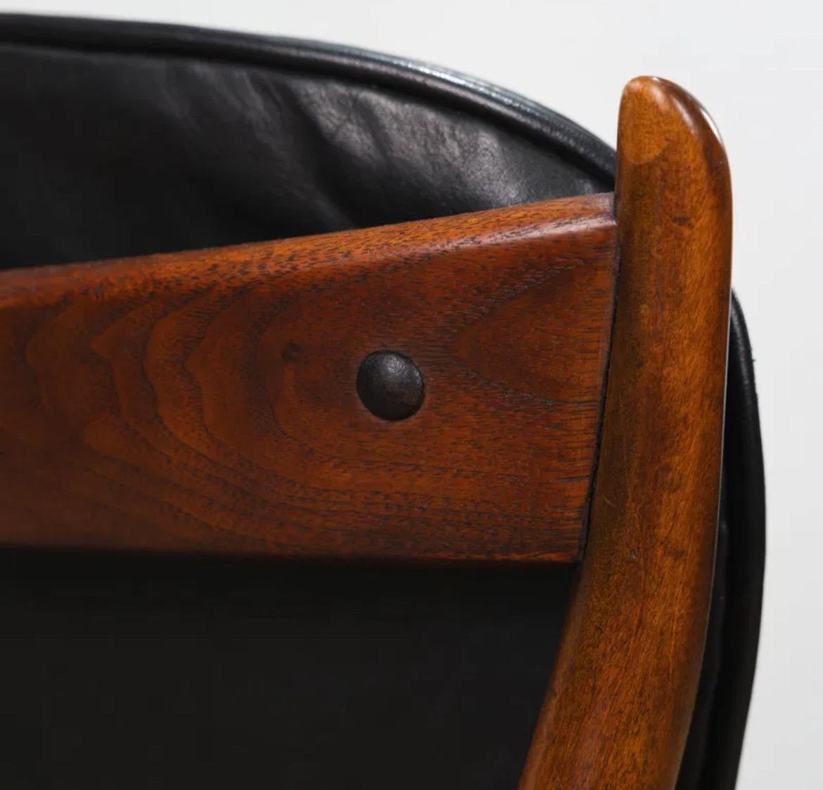 Finn Juhl - NV-51 Chair In Good Condition For Sale In Los Angeles, CA