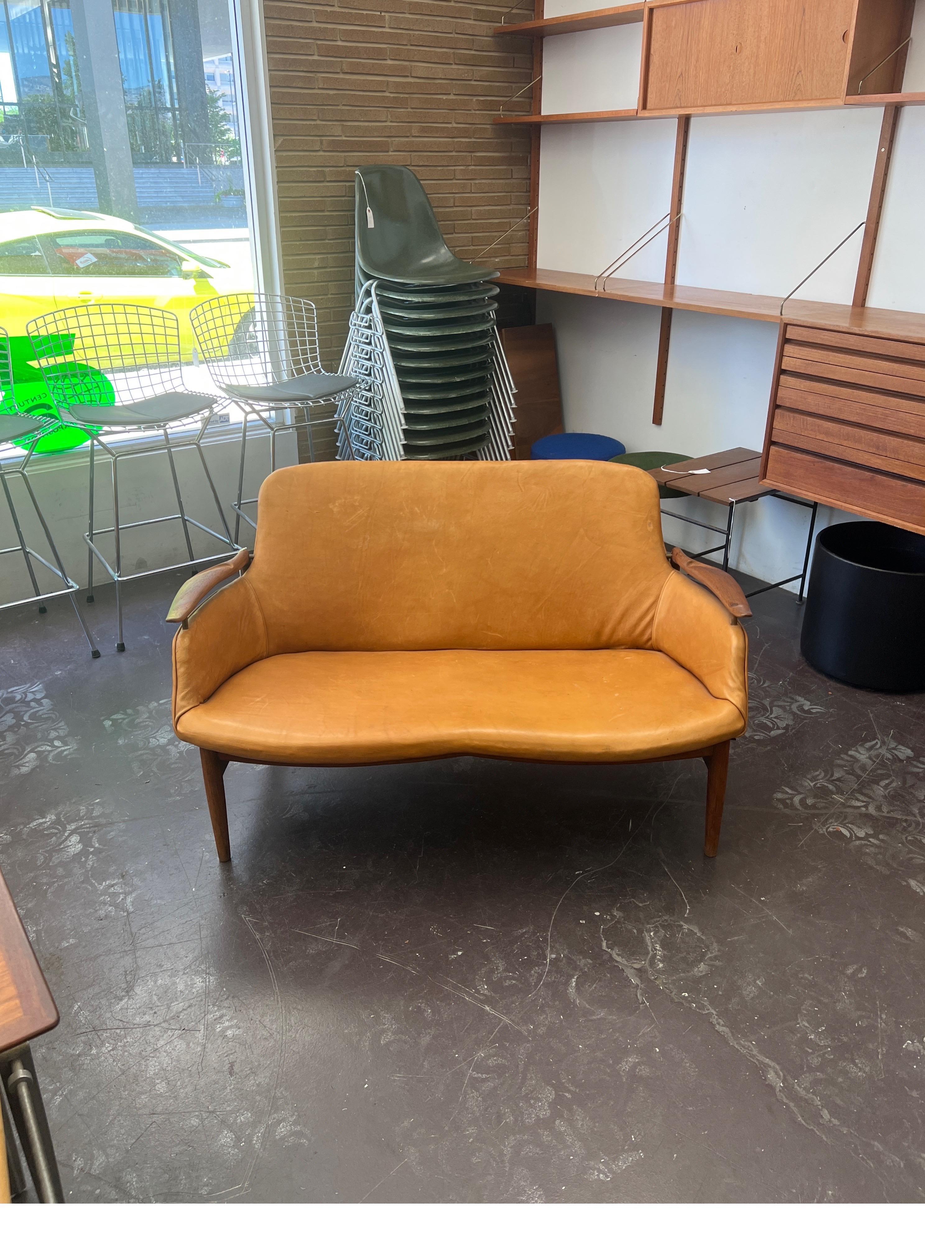 Finn Juhl NV 53 Leather Sofa Settee Niels Vodder Danish Mid-Century Modern In Good Condition In Boise, ID
