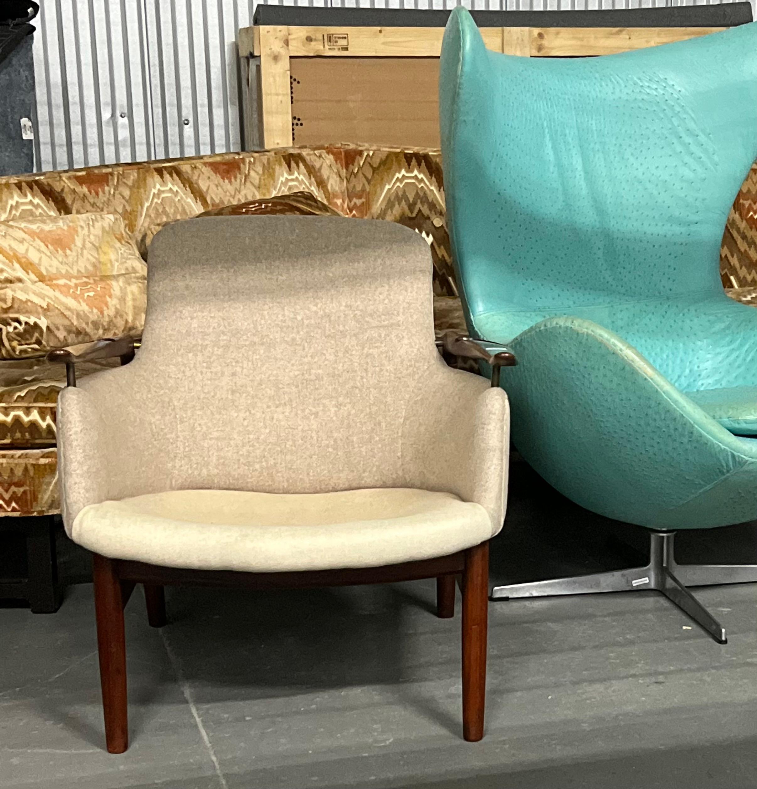 Brass Finn Juhl NV-53, Original Rosewood Lounge Chair, Niels Vodder, Denmark, 1953 For Sale