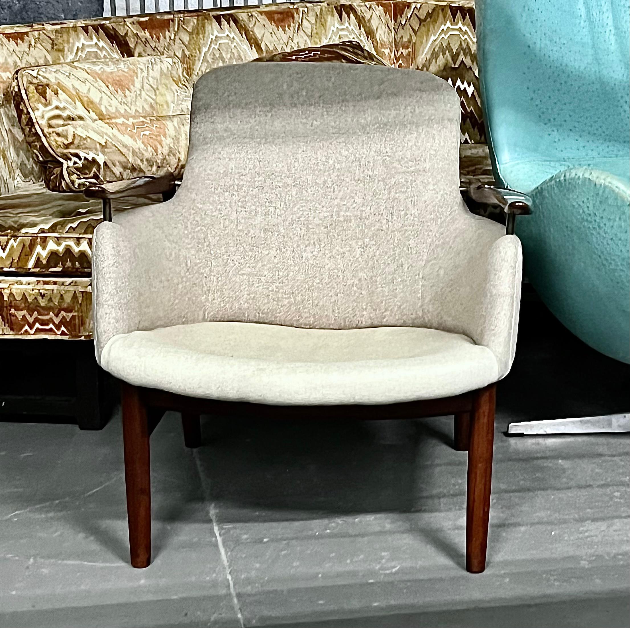 Finn Juhl NV-53, Original Rosewood Lounge Chair, Niels Vodder, Denmark, 1953 For Sale 1