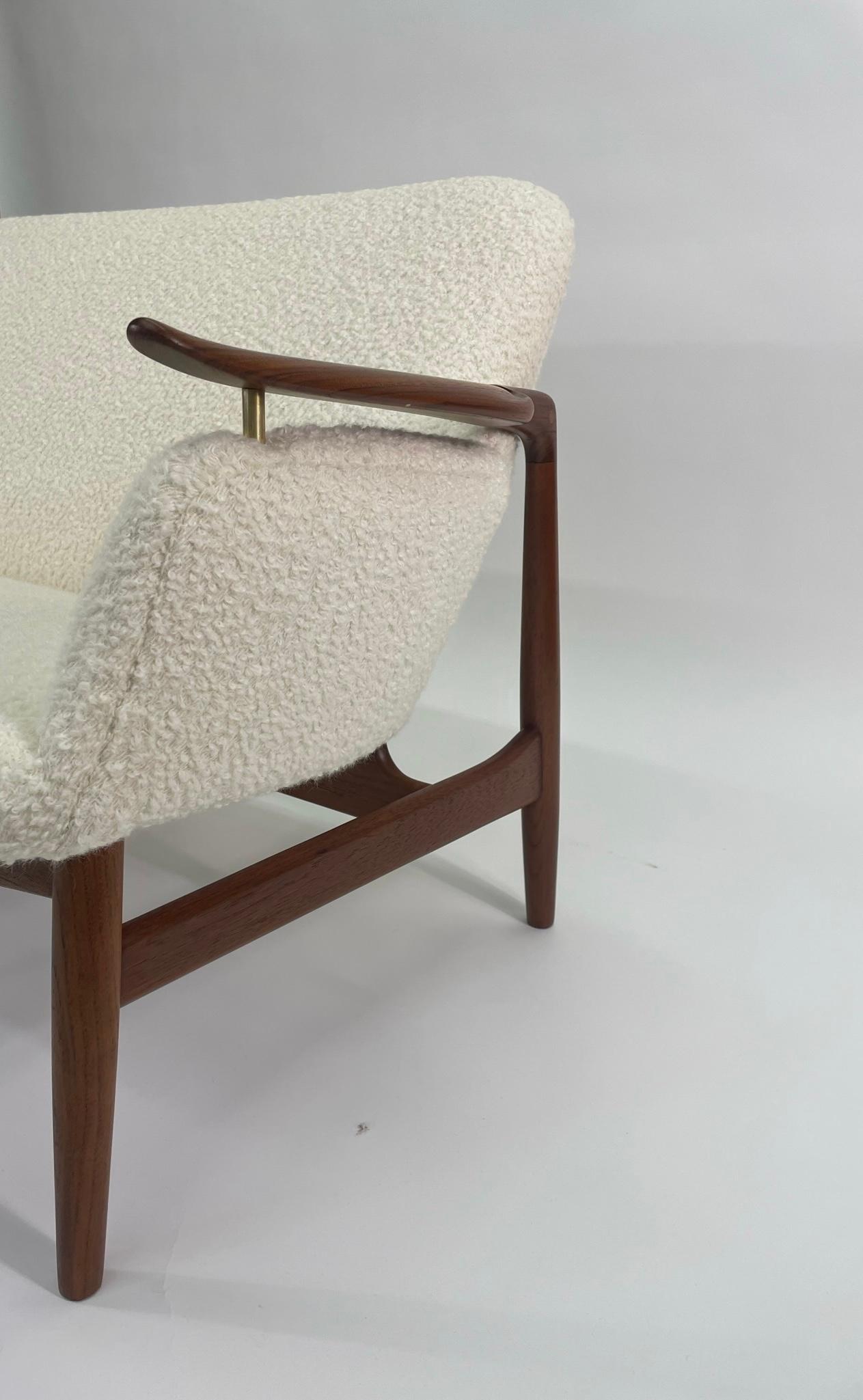 Finn Juhl NV-53  Settee by Niels Vodder, Circa 1950's In Excellent Condition For Sale In San Diego, CA