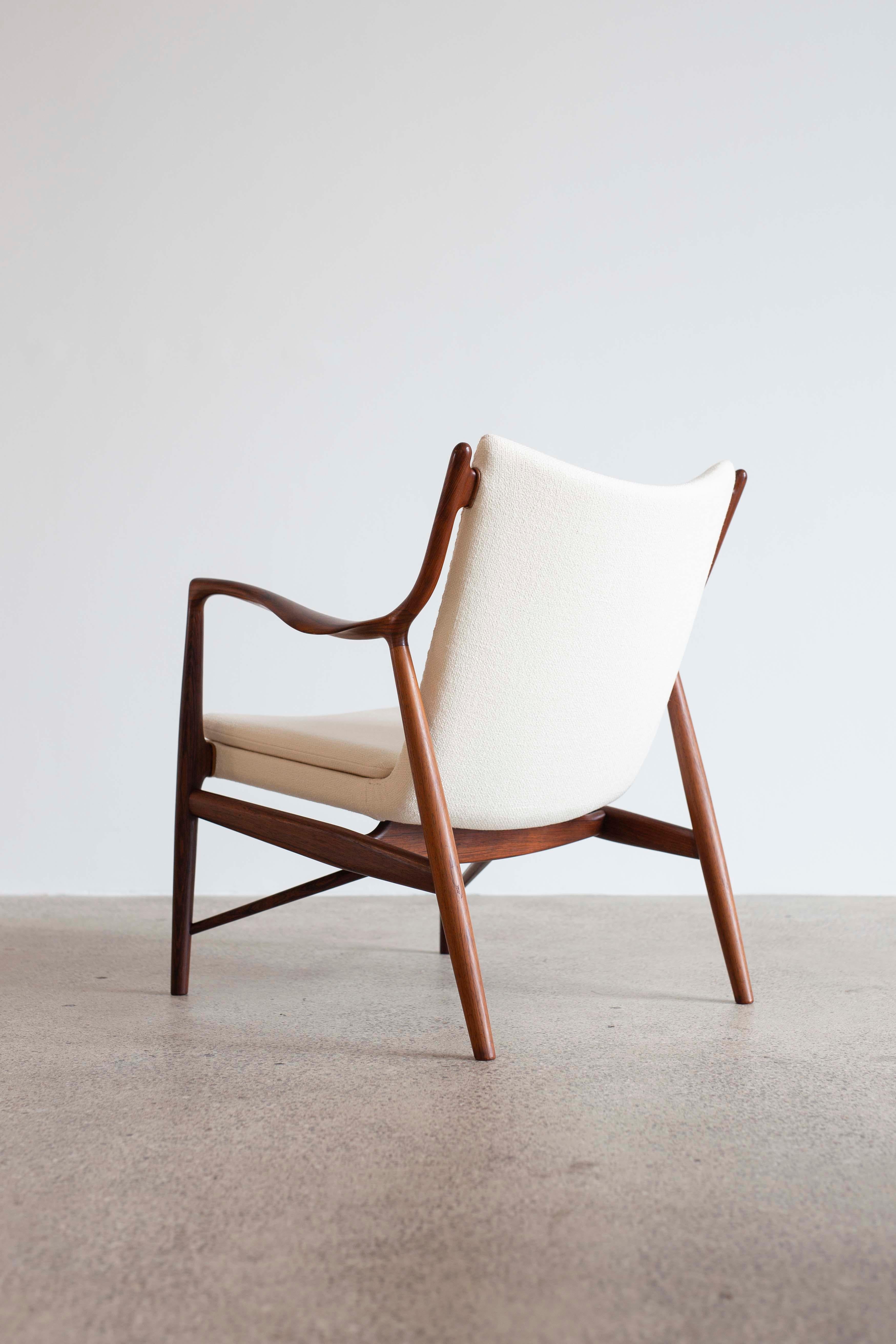 Finn Juhl NV45 chair in Rosewood for Niels Vodder, 1945 In Good Condition In Copenhagen, DK