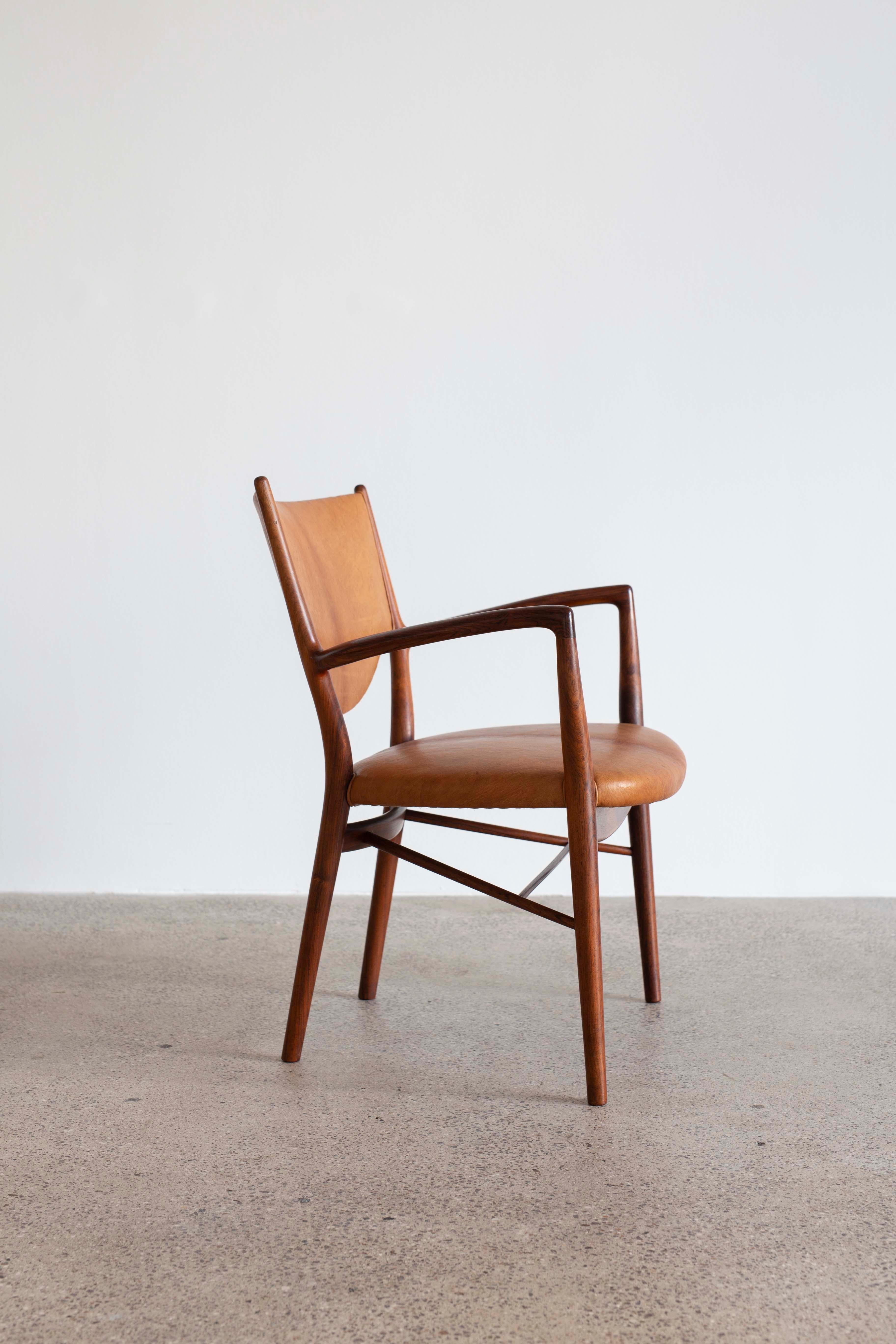 Finn Juhl, Stuhl NV46 aus Palisanderholz für Niels Vodder (Skandinavische Moderne) im Angebot