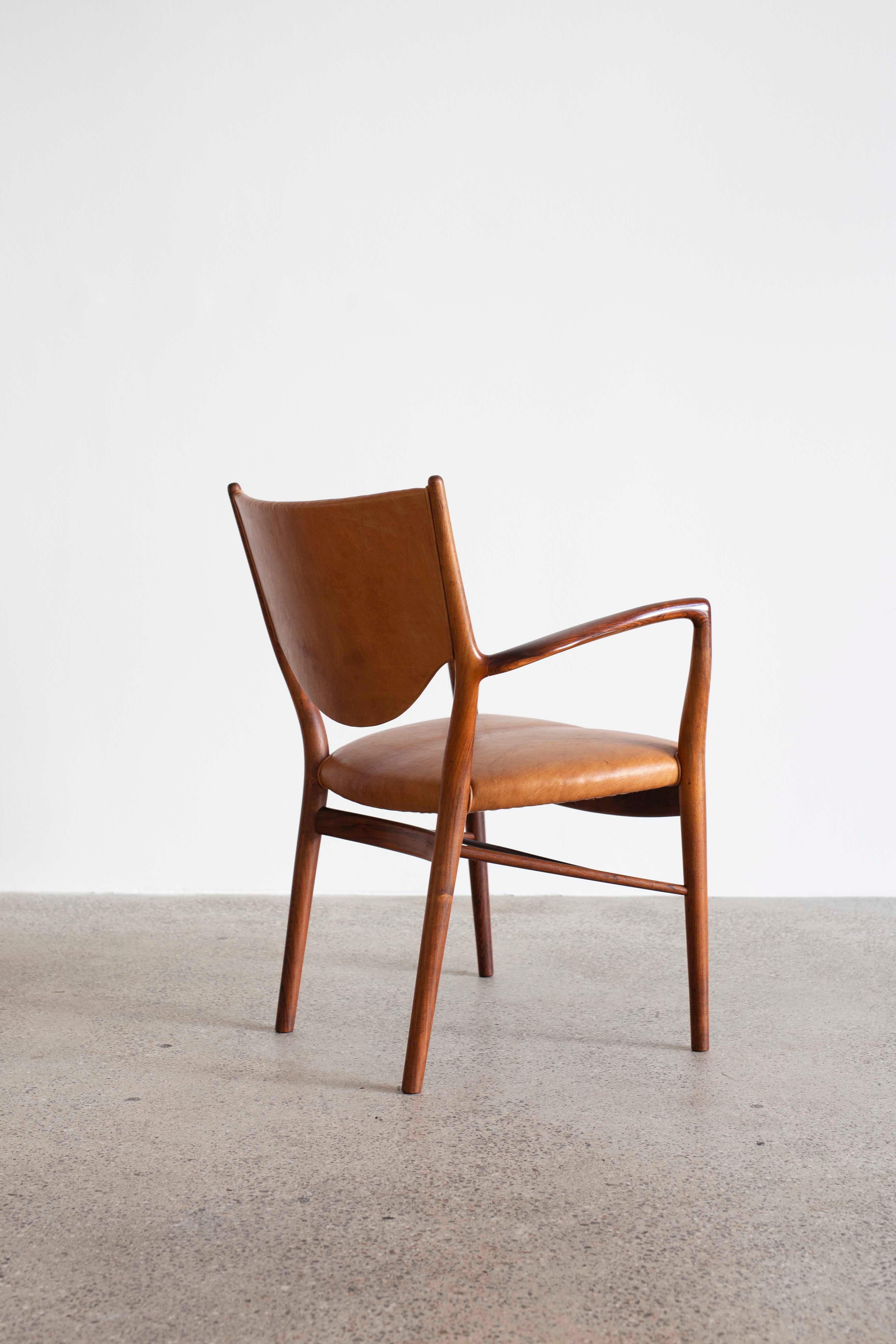 Finn Juhl NV46 Chair in Rosewood for Niels Vodder In Good Condition For Sale In Copenhagen, DK