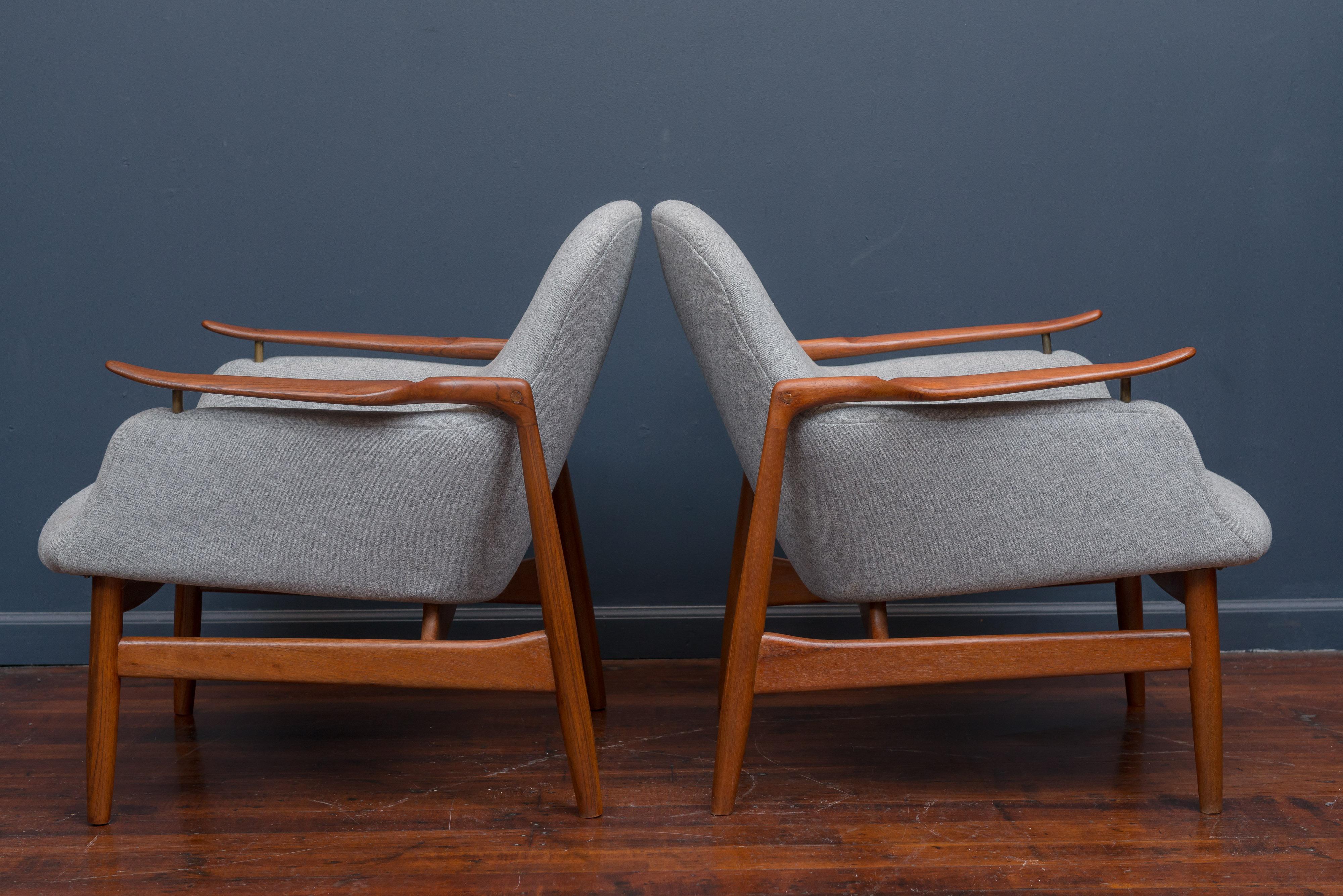 Finn Juhl NV53 Lounge Chairs for Niels Vodder In Excellent Condition In San Francisco, CA
