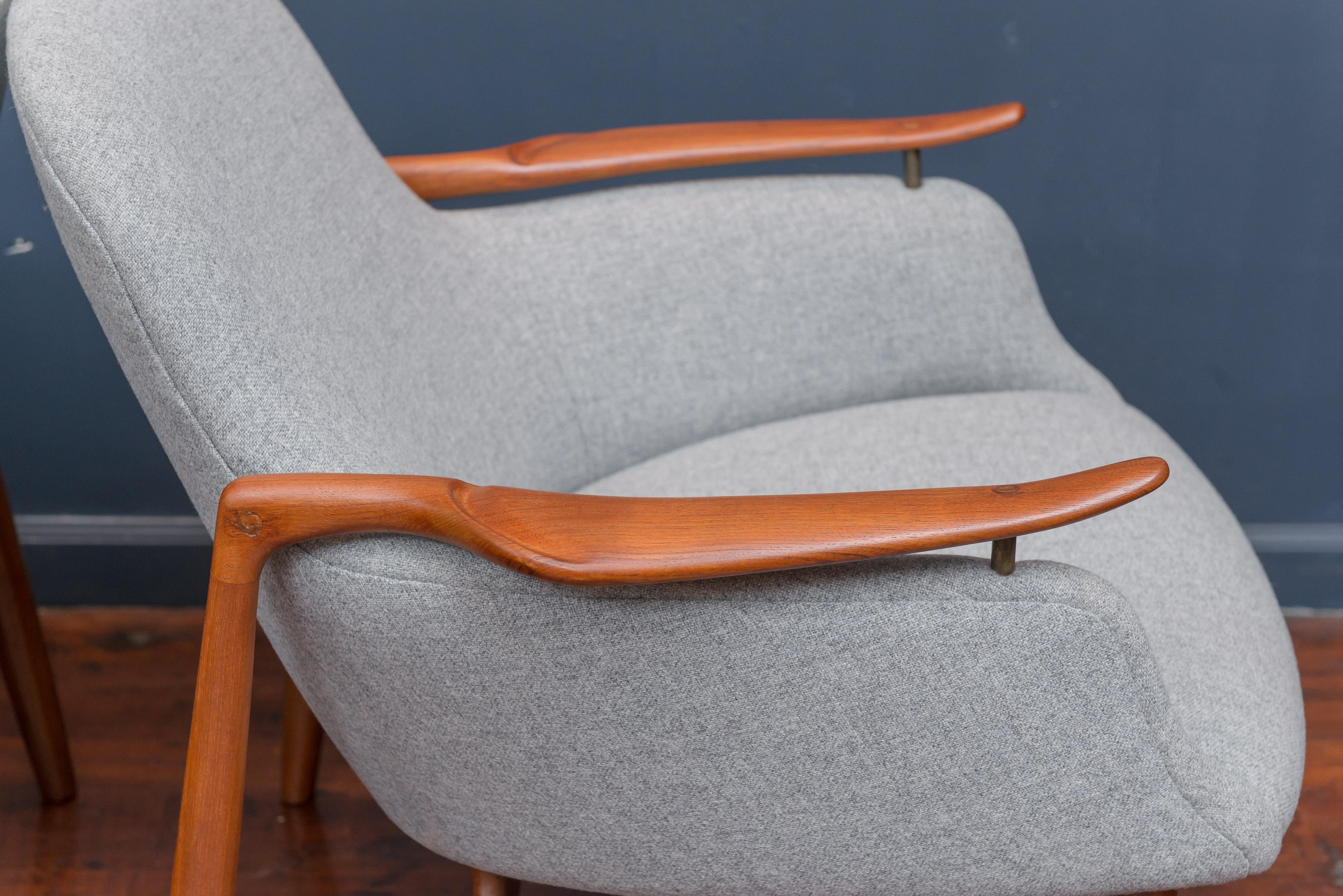 Mid-20th Century Finn Juhl NV53 Lounge Chairs for Niels Vodder