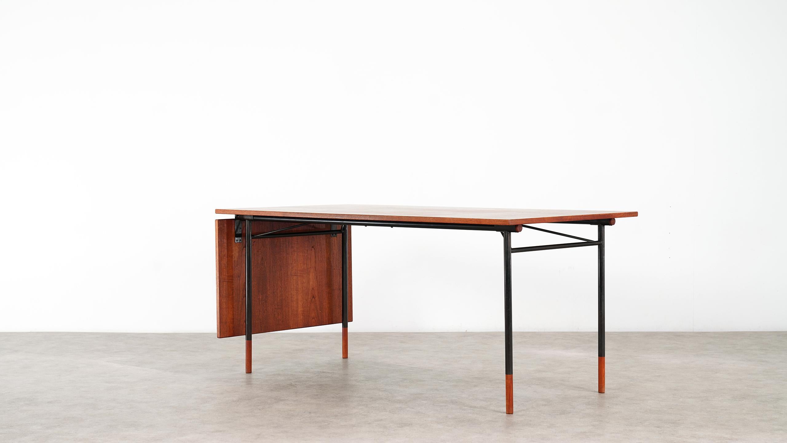 Finn Juhl Nyhavn Desk & Table, 1st Edition, 1945 by Illums Bolighus, København 4