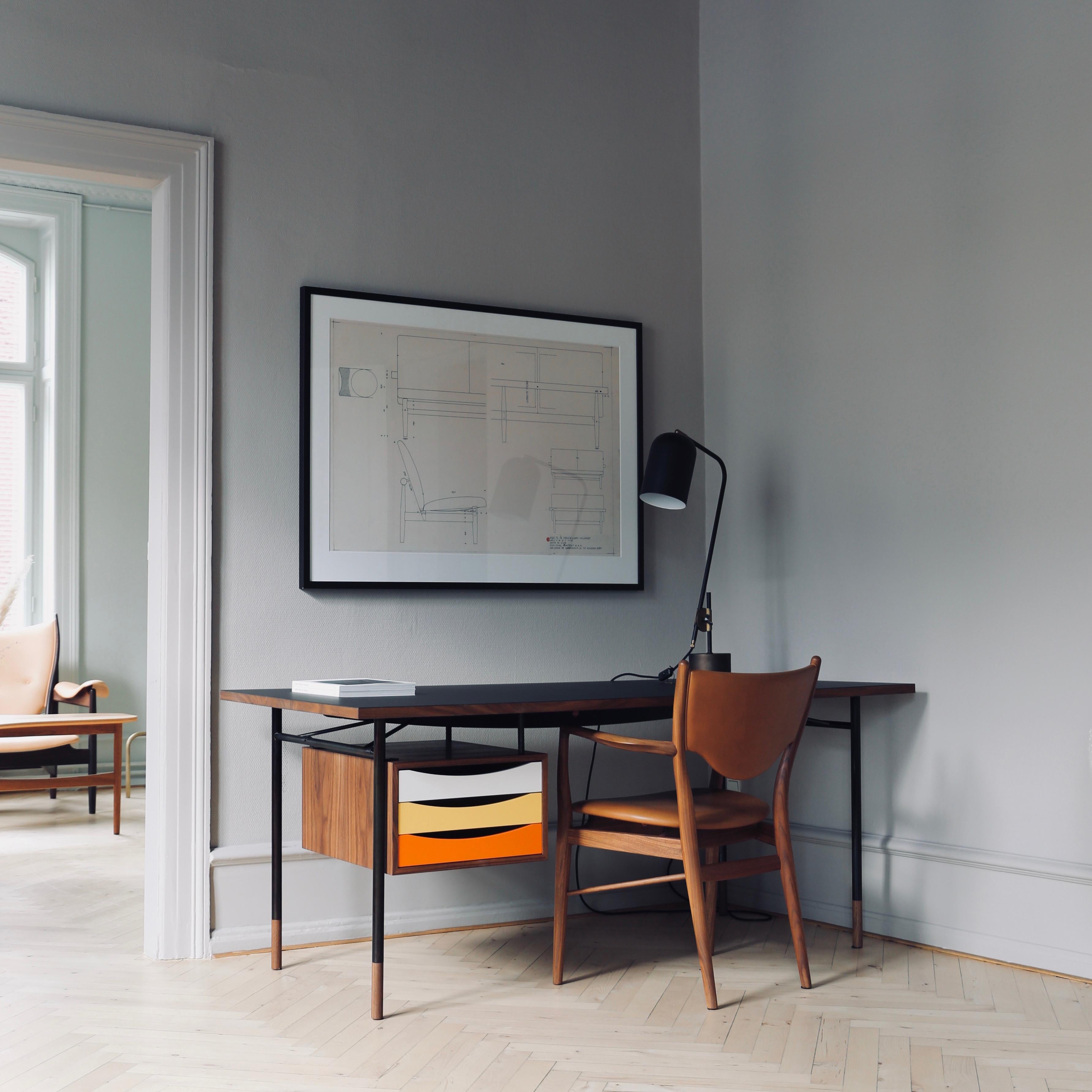 Finn Juhl Nyhavn Desk Wood and Black Lino with Tray Unit in Warm Colorway In New Condition In Barcelona, Barcelona