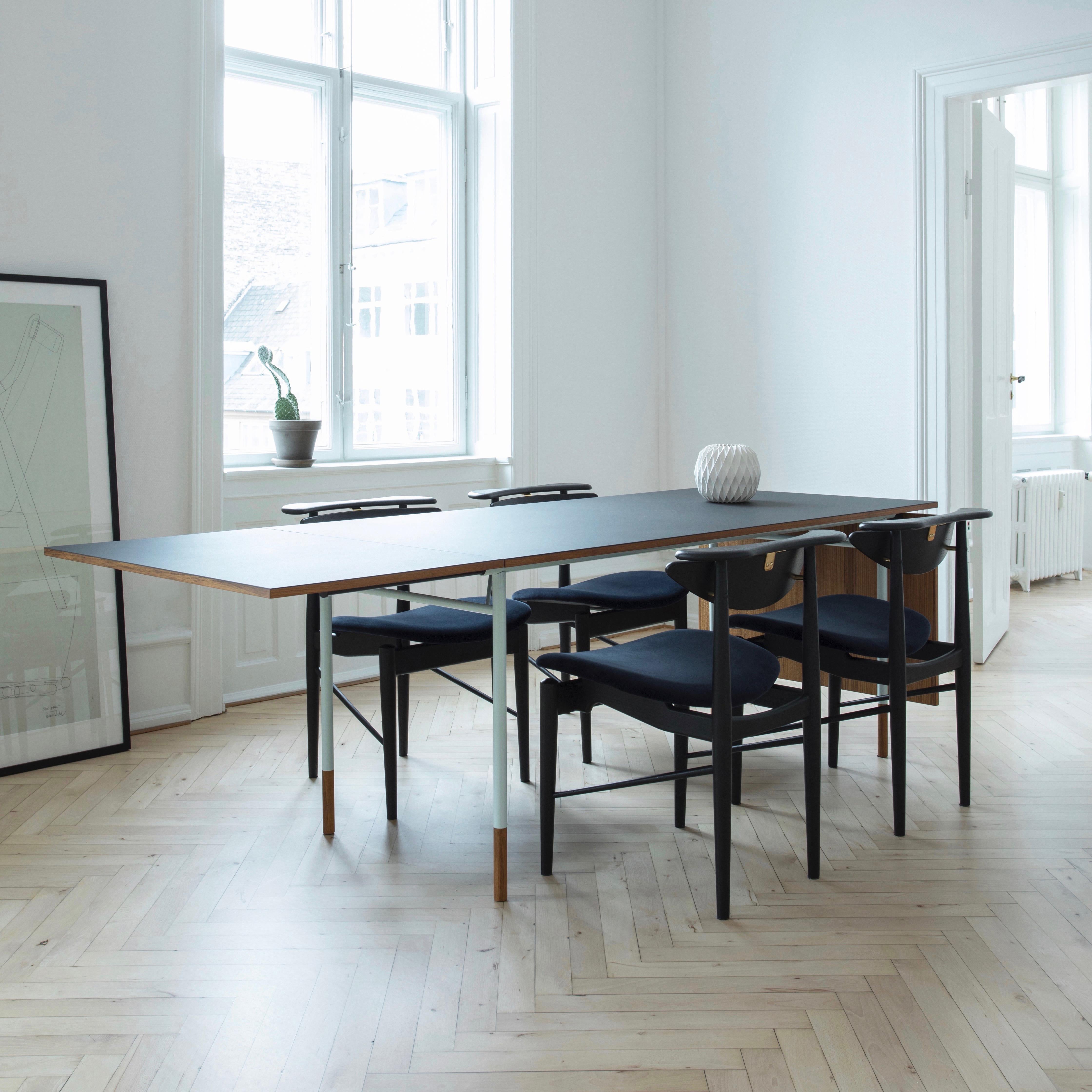 Finn Juhl Nyhavn Dining Table with Two Drop Leaves, Lino and Wood 7