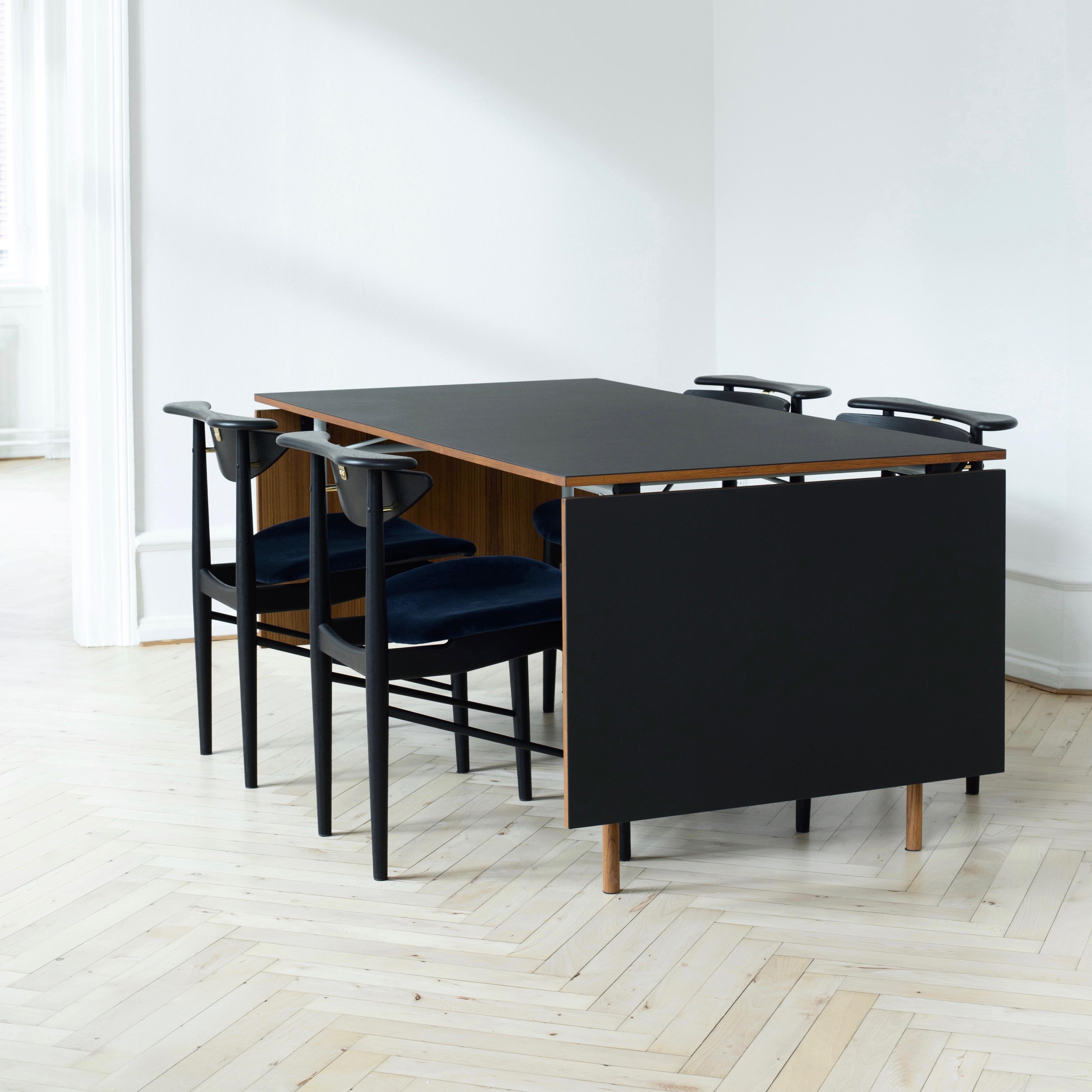 Finn Juhl Nyhavn Dining Table with Two Drop Leaves, Lino and Wood 10