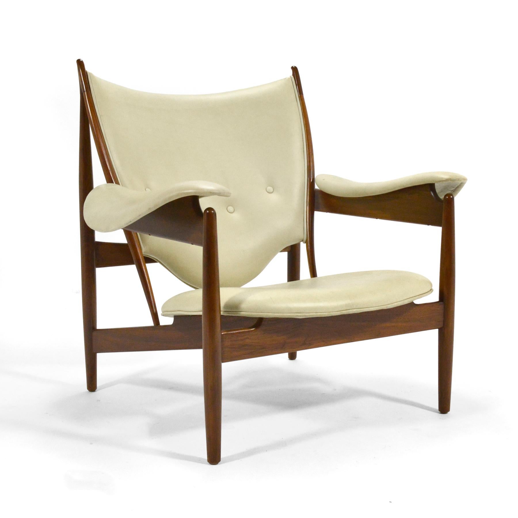 Scandinave moderne Paire de chaises Chieftain de Finn Juhl par Baker en vente