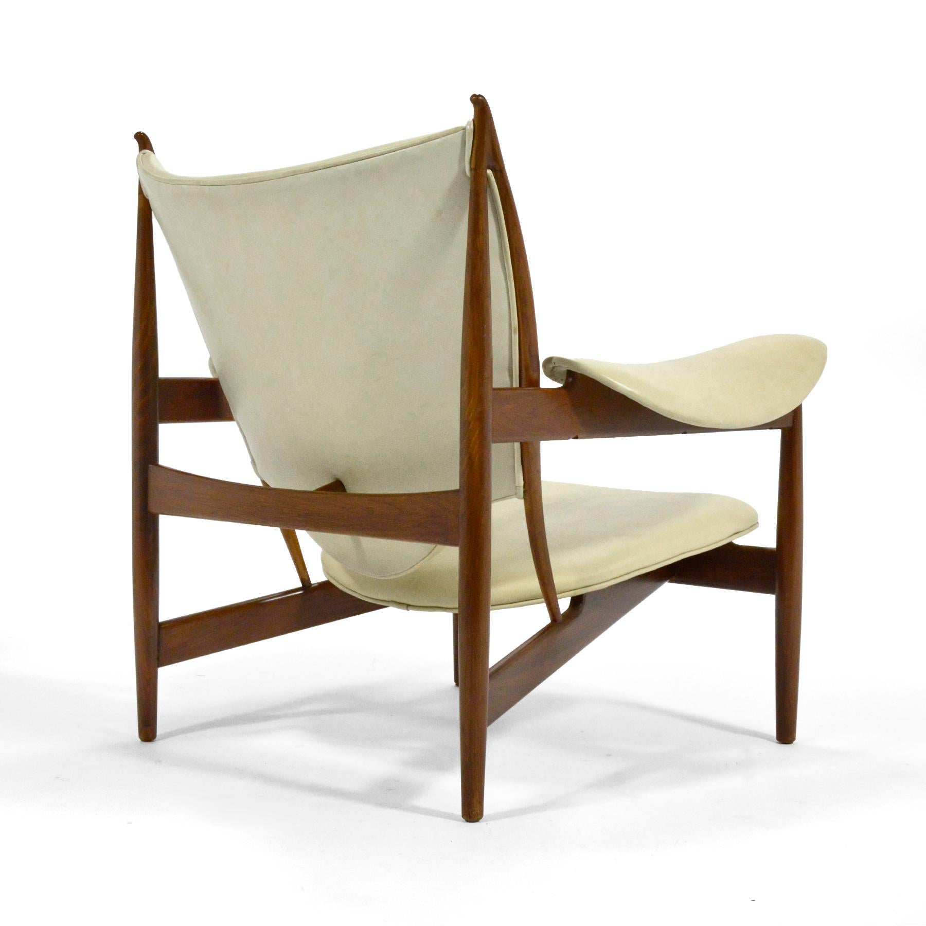 Finn Juhl, Paar Chieftain-Stühle von Baker (Mitte des 20. Jahrhunderts) im Angebot
