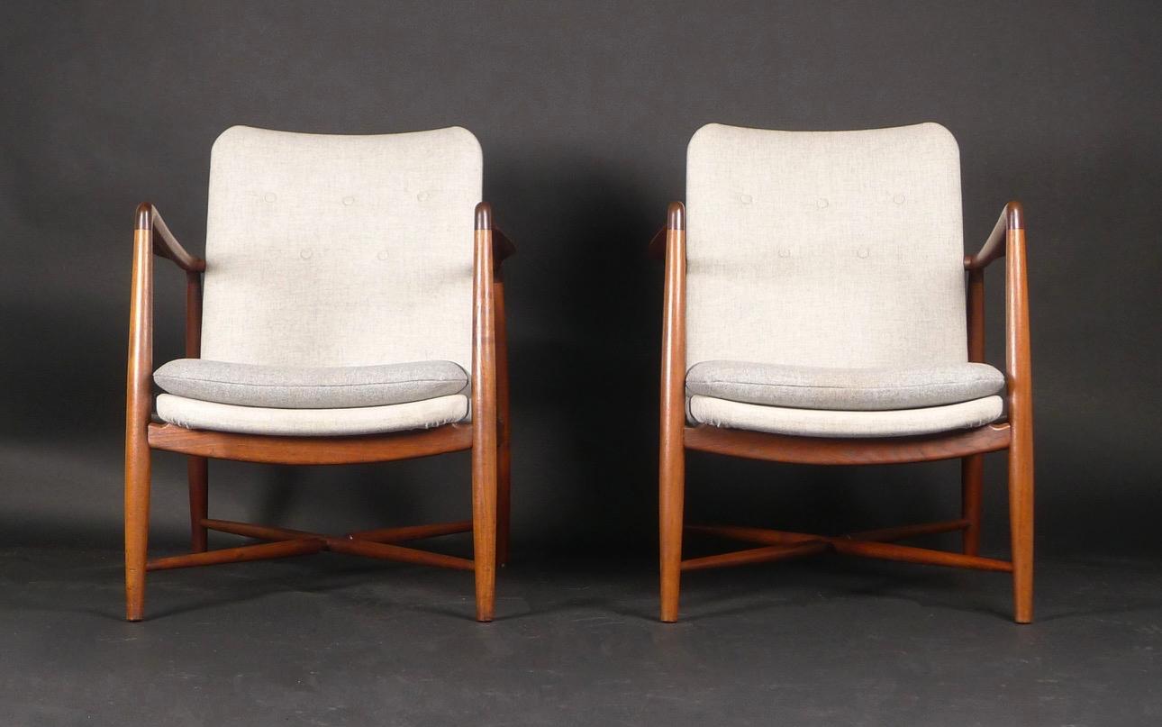Finn Juhl, Pair of Fireplace Chairs, model BO59, by Bovirke, designed 1946

This iconic design is known as the Westermanns Kaminstol or Fireplace Chair.

This rare pair of easy chairs, was manufactured by Bovirke, Denmark, probably in the
