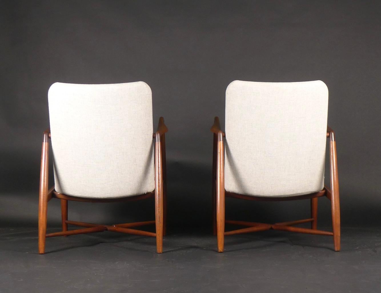 Mid-20th Century Finn Juhl, Pair of Fireplace Chairs, model BO59, by Bovirke, designed 1946 For Sale