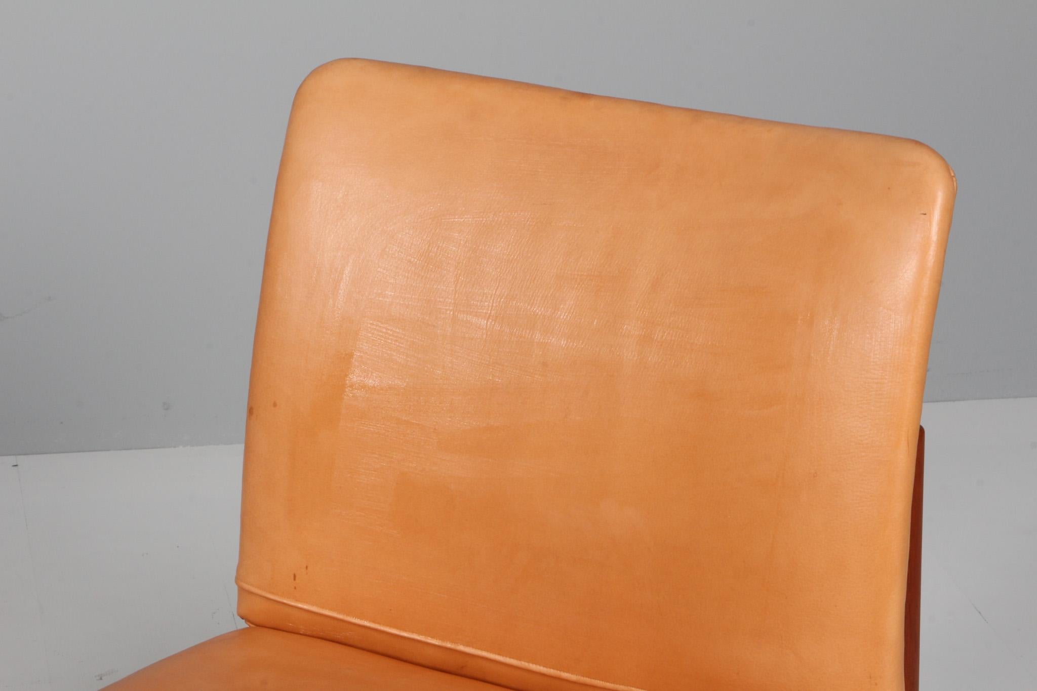 Danish Finn Juhl pair of lounge chairs with nature leather, Model 191, Denmark For Sale