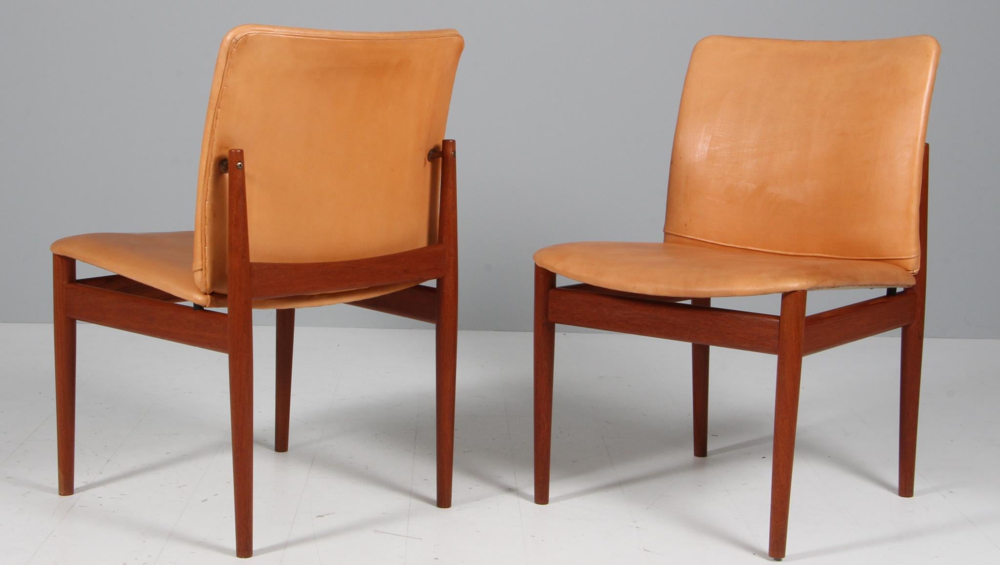 Finn Juhl pair of lounge chairs with nature leather, Model 191, Denmark In Good Condition For Sale In Esbjerg, DK