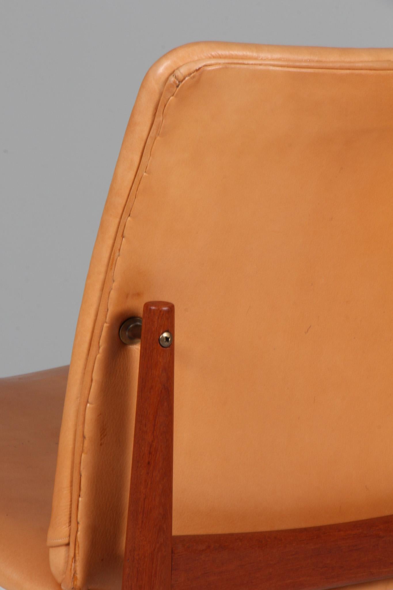 Mid-20th Century Finn Juhl pair of lounge chairs with nature leather, Model 191, Denmark For Sale