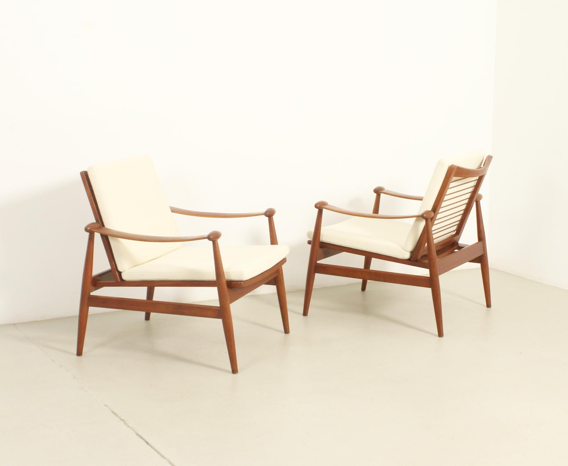 Paire de chaises Spade de Finn Juhl pour France & Søn, Danemark, années 1960 en vente 9