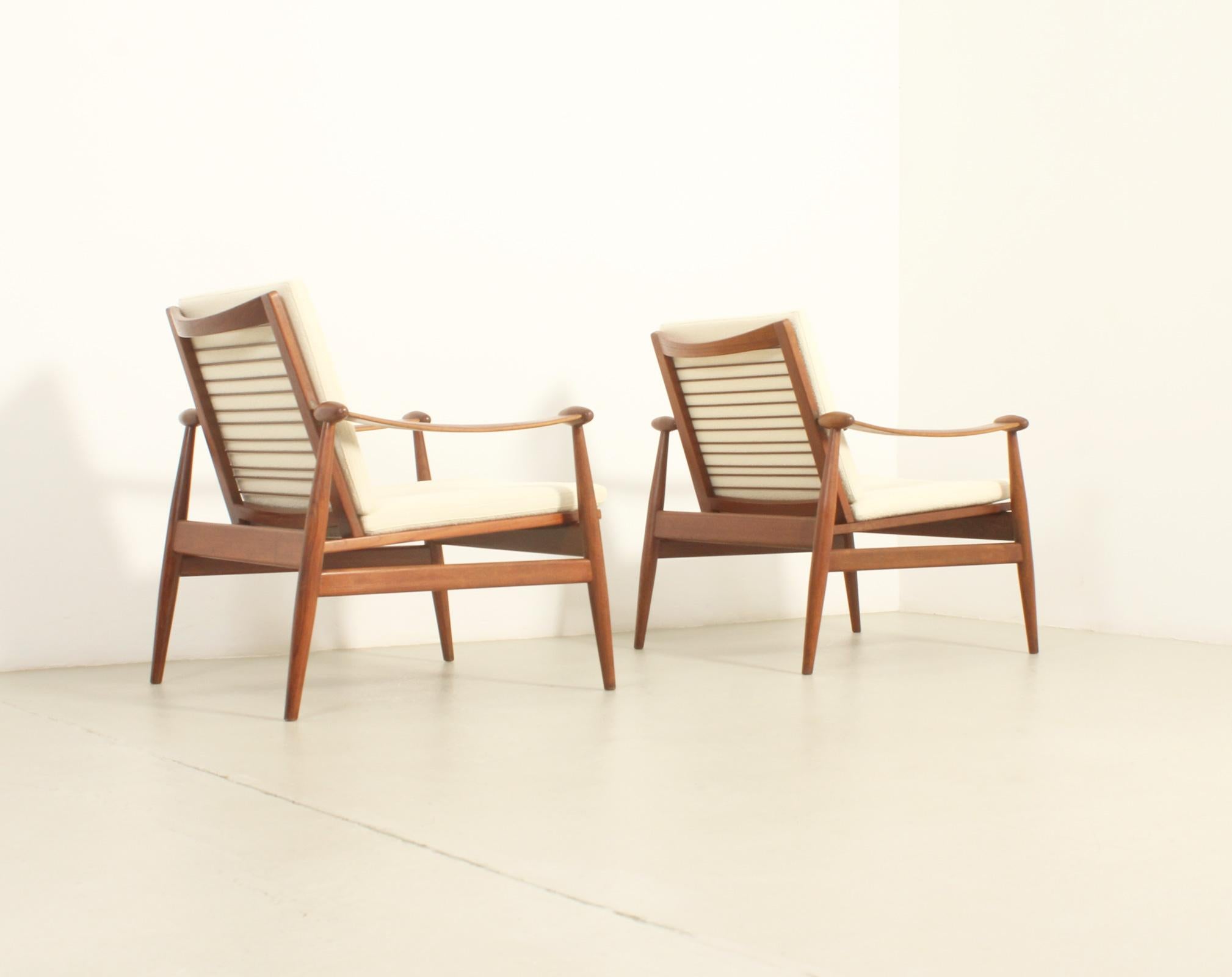 Paire de chaises Spade de Finn Juhl pour France & Søn, Danemark, années 1960 en vente 10