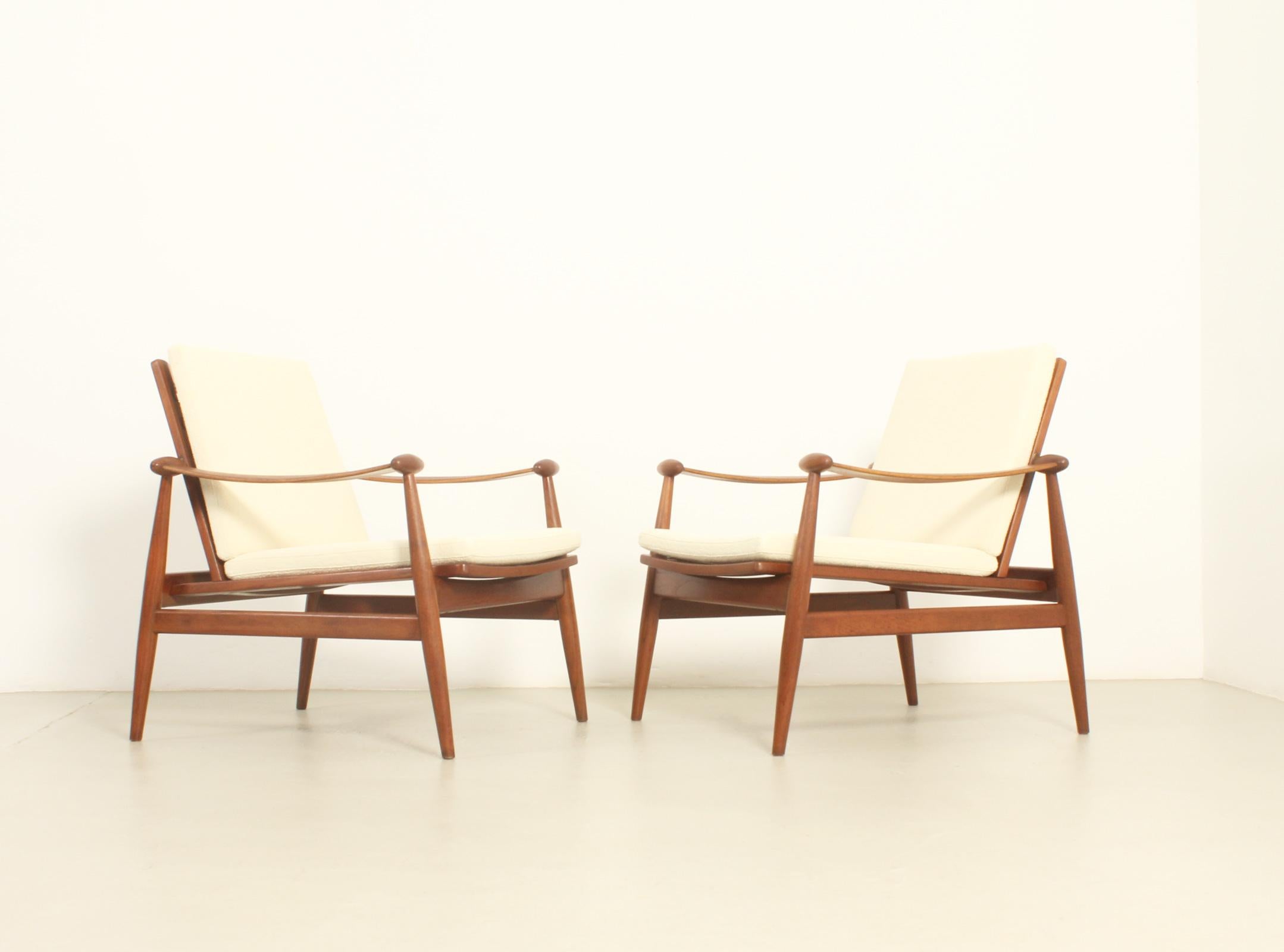Danois Paire de chaises Spade de Finn Juhl pour France & Søn, Danemark, années 1960 en vente