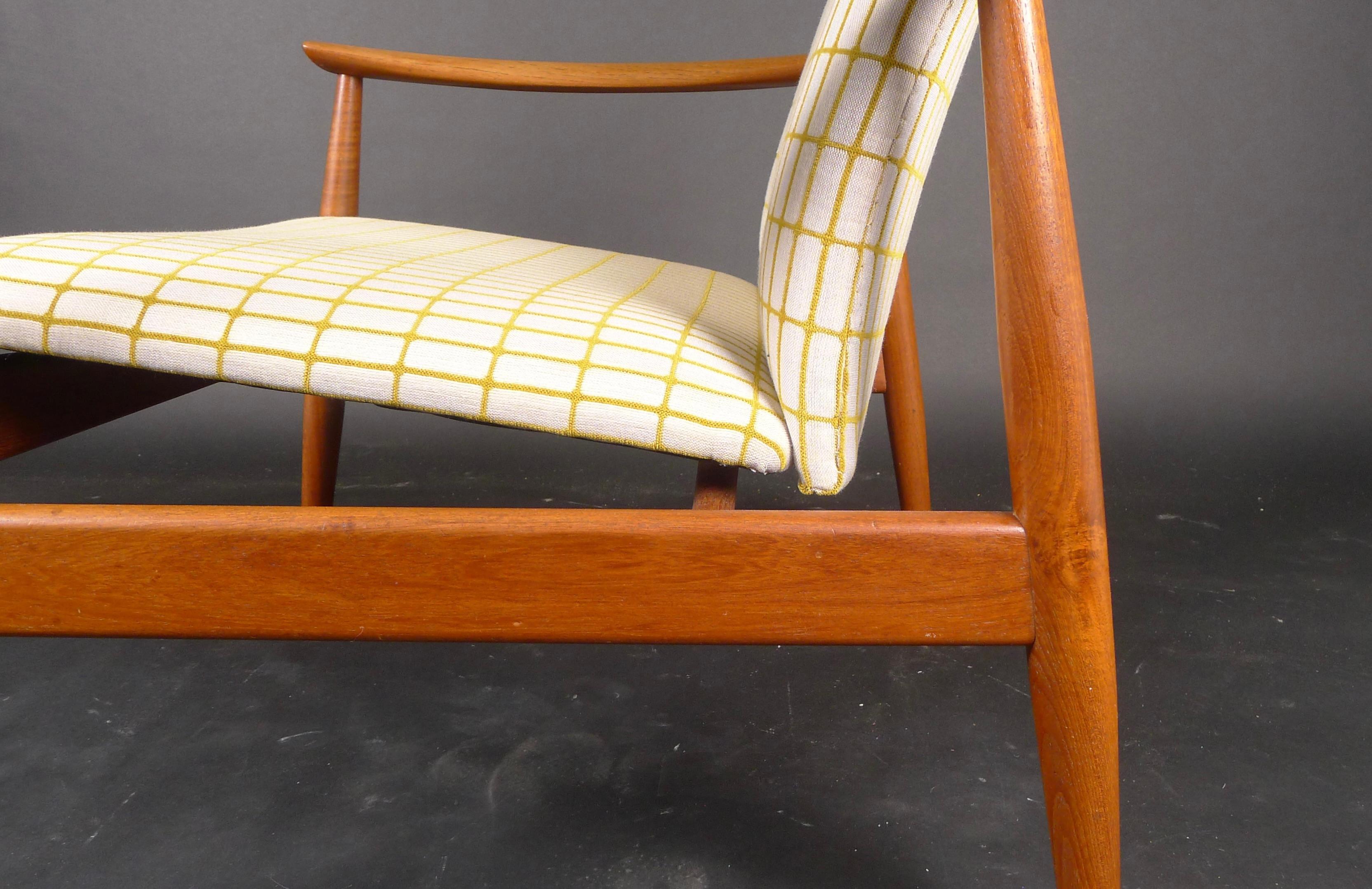 Finn Juhl, Pair of Teak Easy Chairs, Model Fd138, France & Son, 1959 For Sale 3