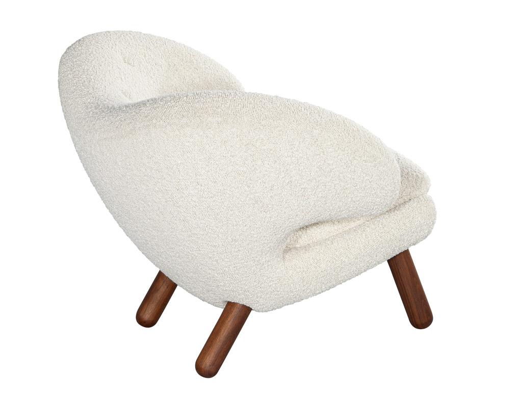 pelican lounge chair