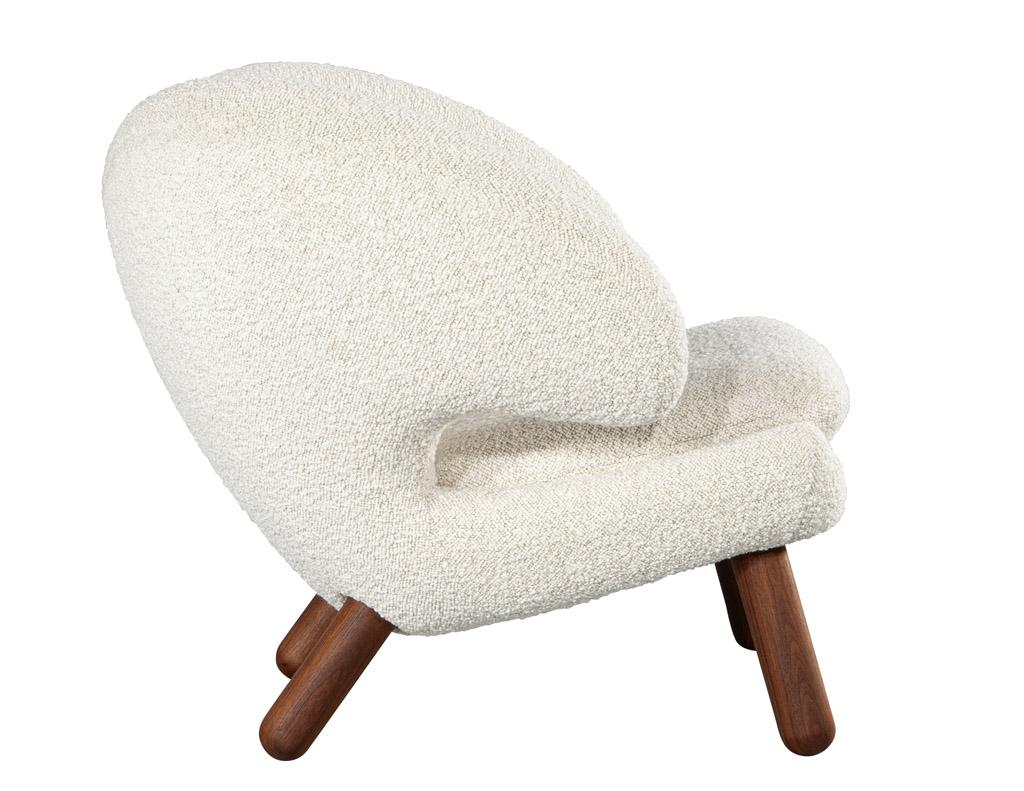 Finn Juhl Pelican Chair In Excellent Condition For Sale In North York, ON