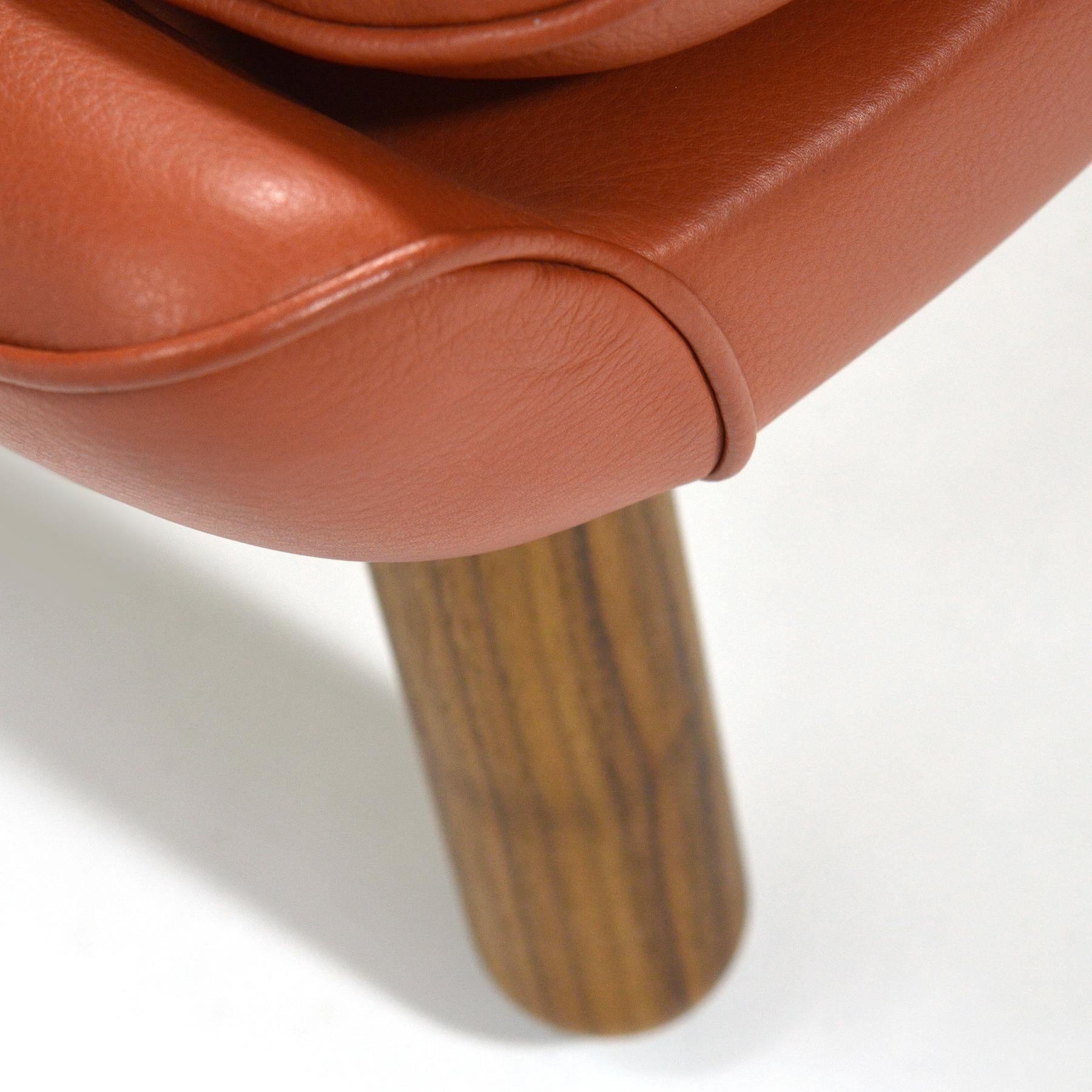 Finn Juhl Pelican Chair in Leather 4
