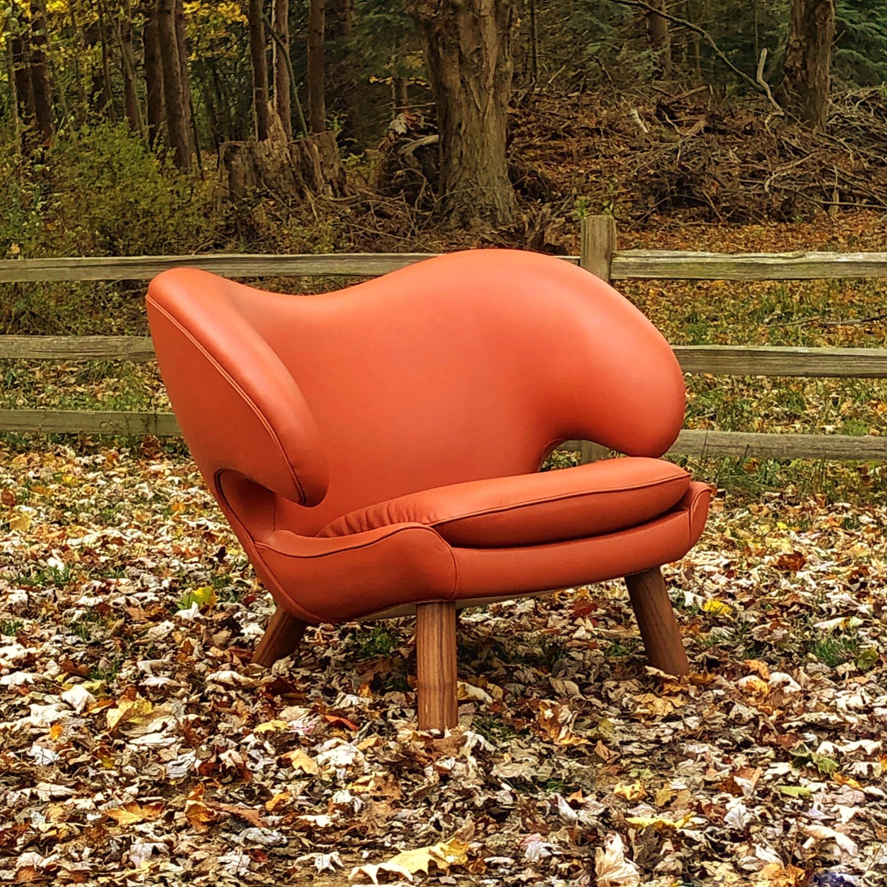 Finn Juhl Pelican Chair in Leather 6