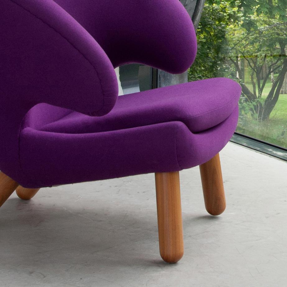 Modern Finn Juhl Pelican Chair Purple Fabric Divina and Wood