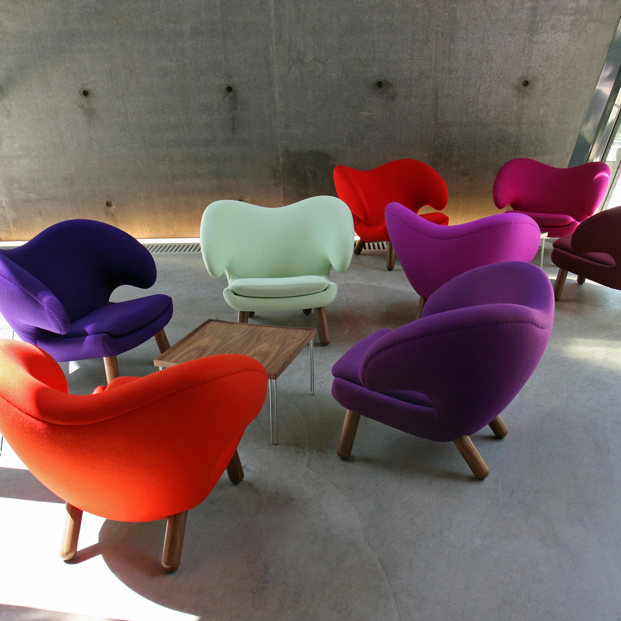Contemporary Finn Juhl Pelican Chair Purple Fabric Divina and Wood