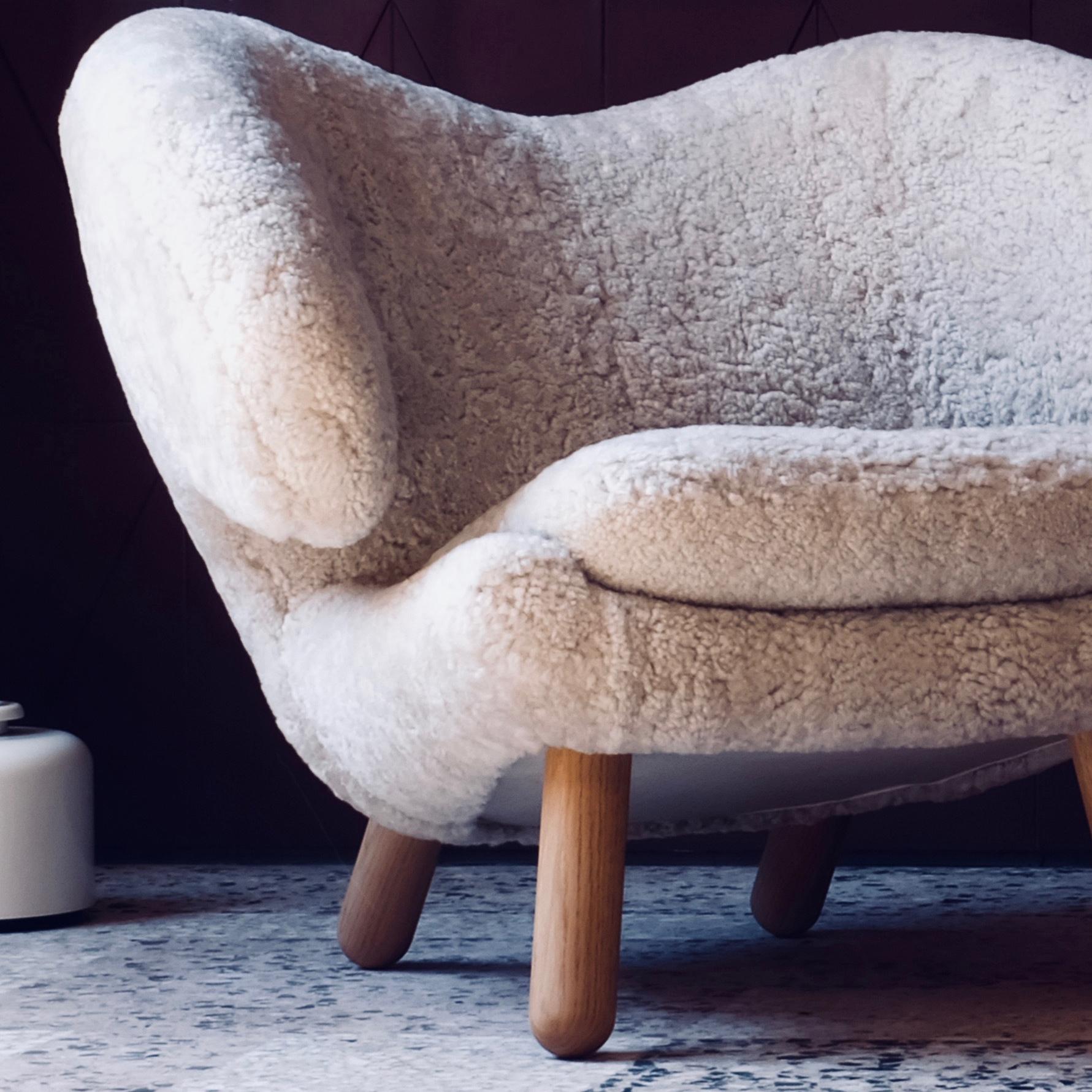 Chaise Pelican de Finn Juhl en bois et mouton Skandilock Moonlight Bon état à Barcelona, Barcelona